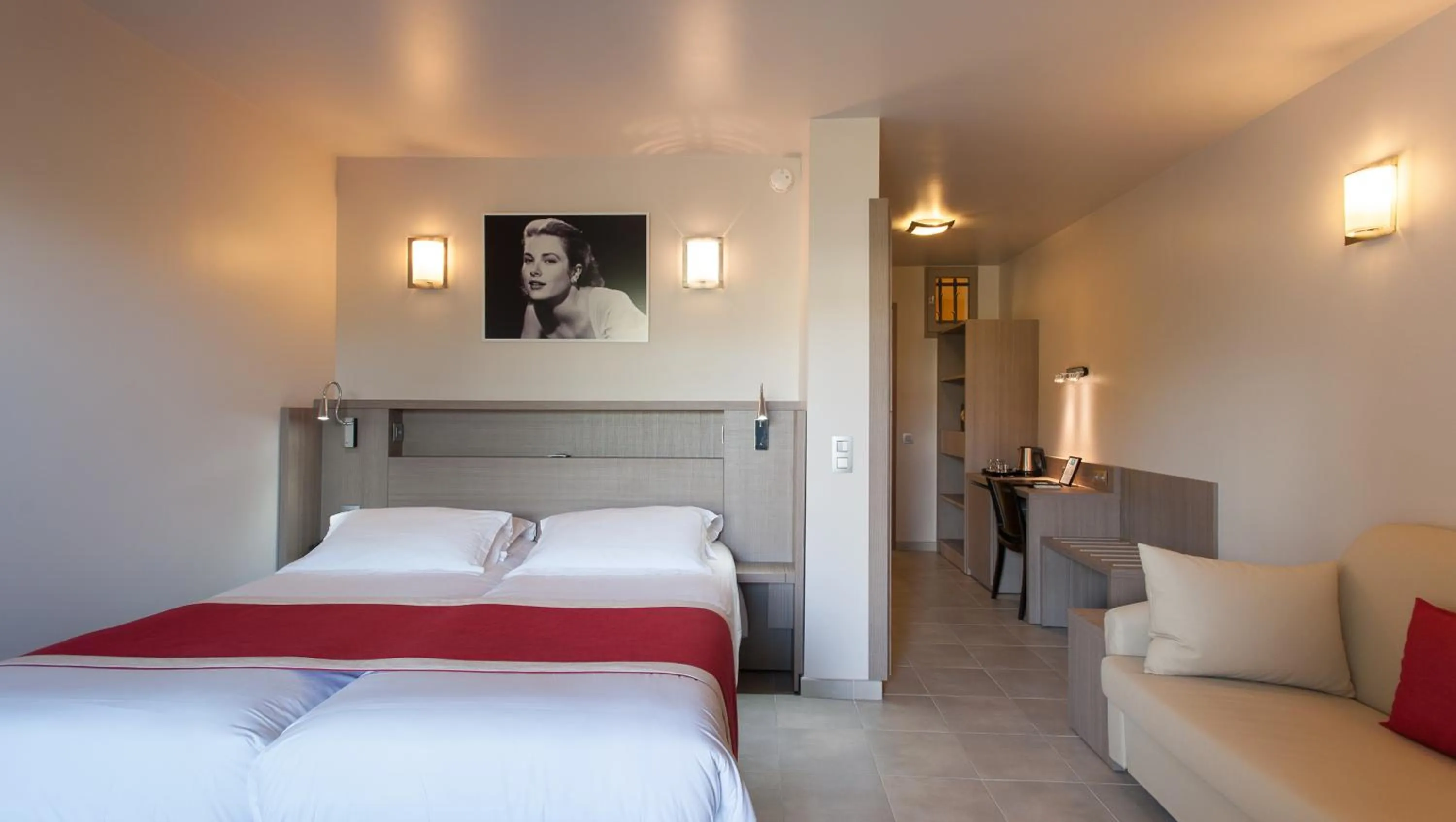 Photo of the whole room, Bed in Hôtel Marina Corsica