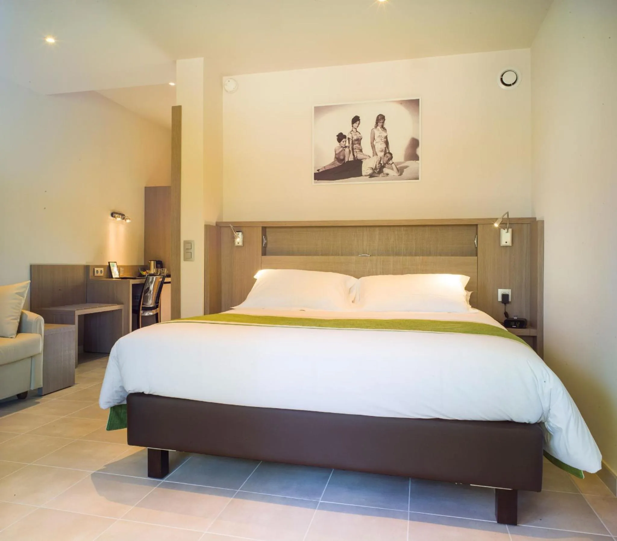 Bedroom, Bed in Hôtel Marina Corsica