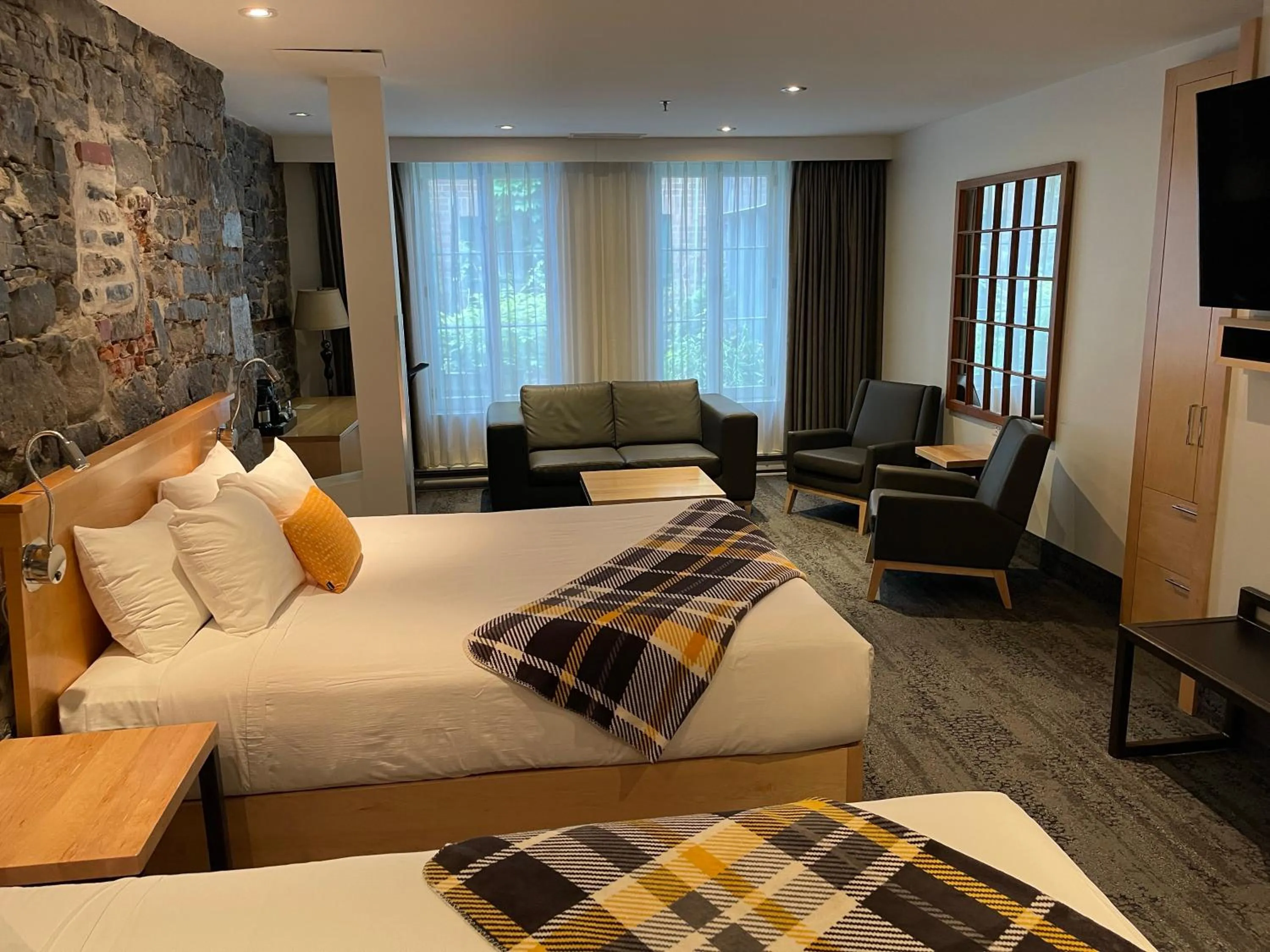 Bedroom, Bed in Hotel du Vieux Quebec