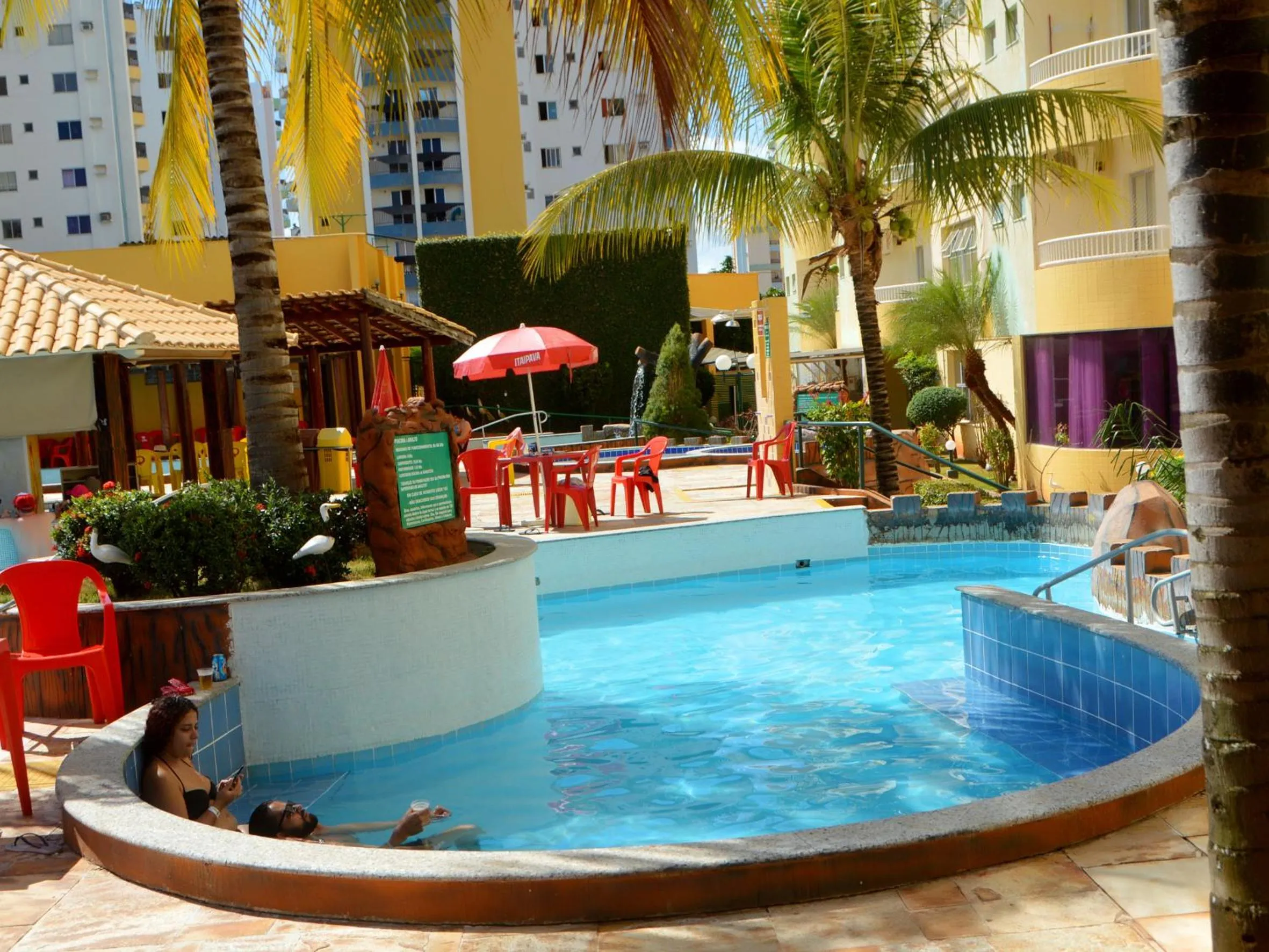 Swimming pool in Suite Show no Thermas Place