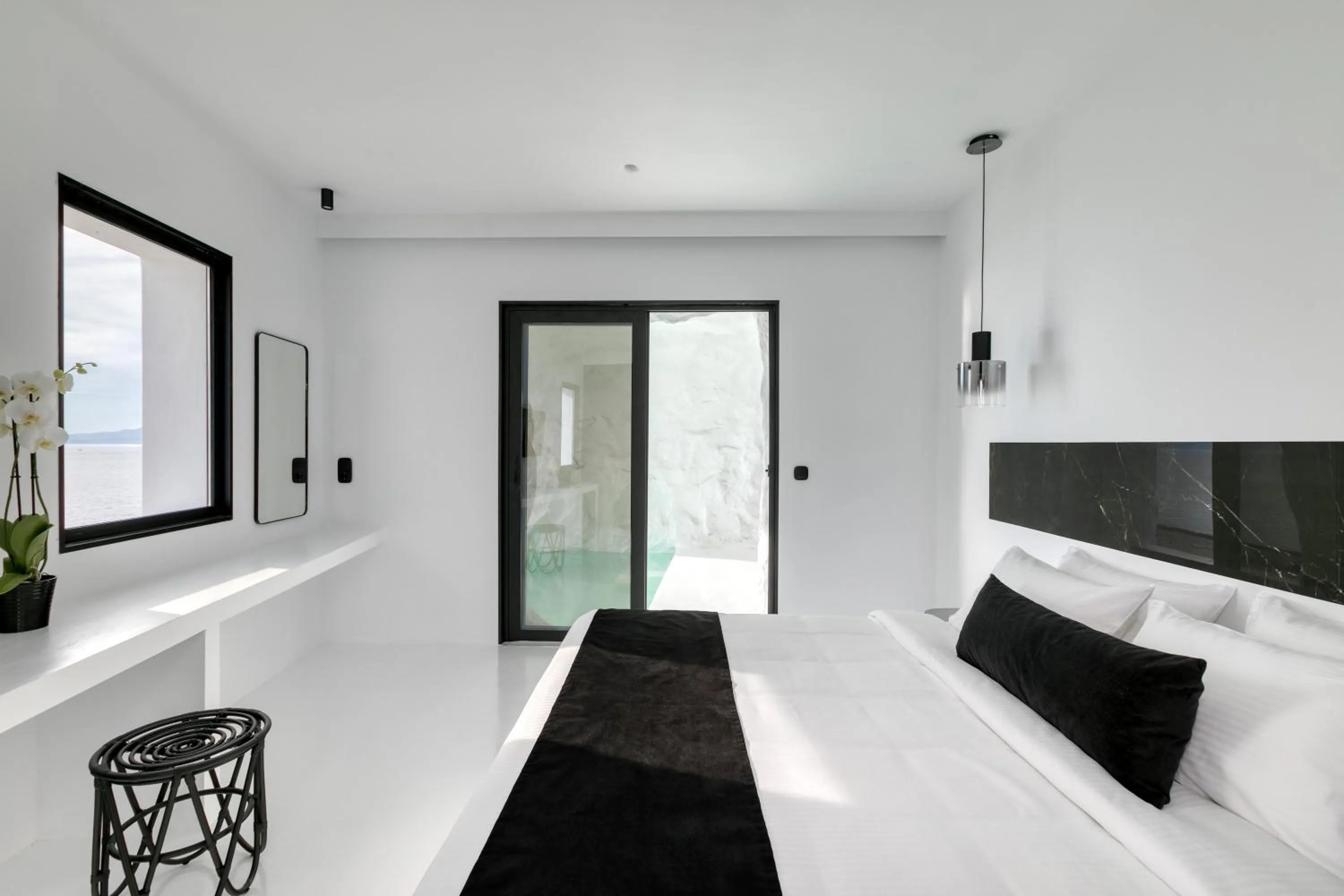 Photo of the whole room in Tagoo Black Mykonos