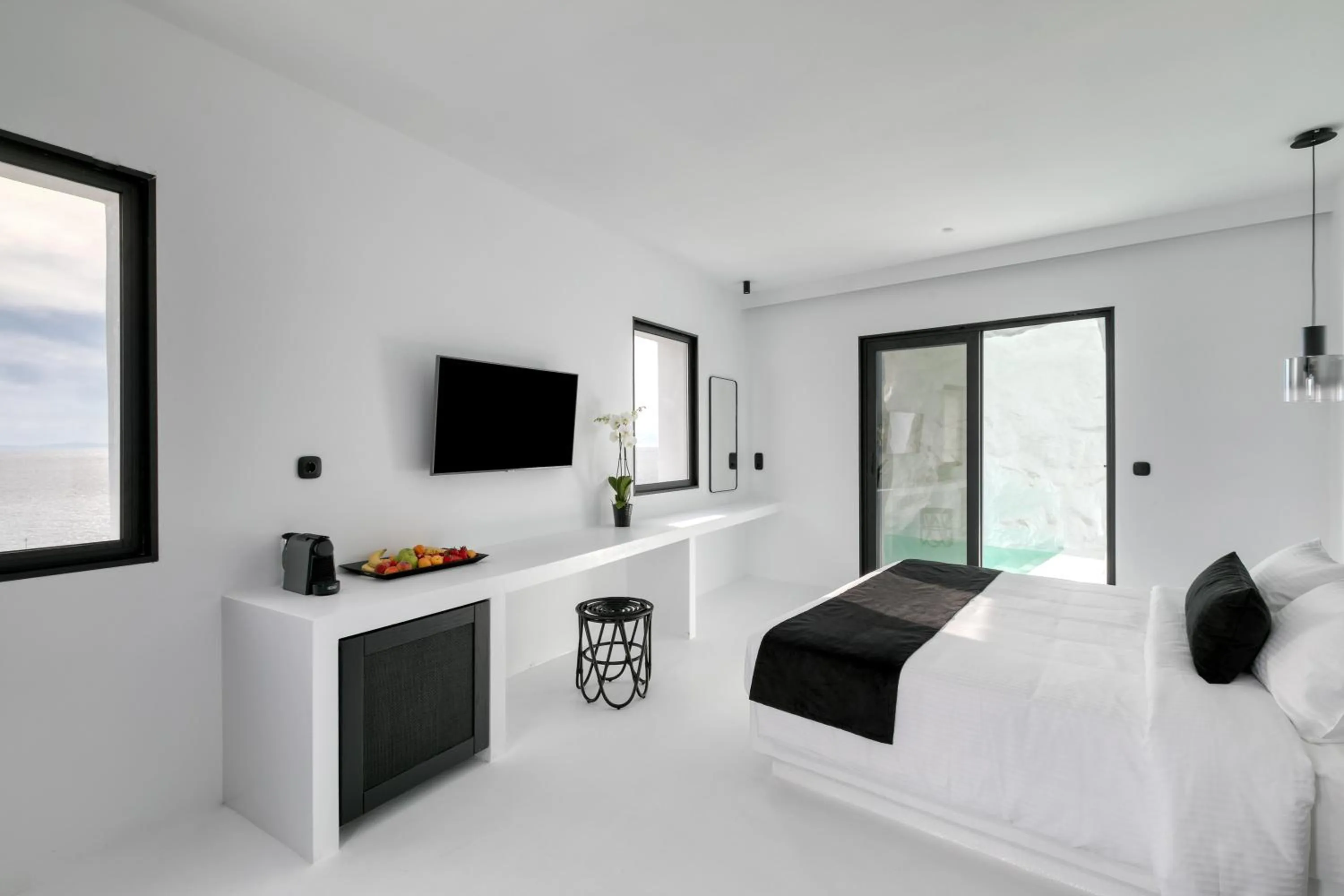 Photo of the whole room in Tagoo Black Mykonos