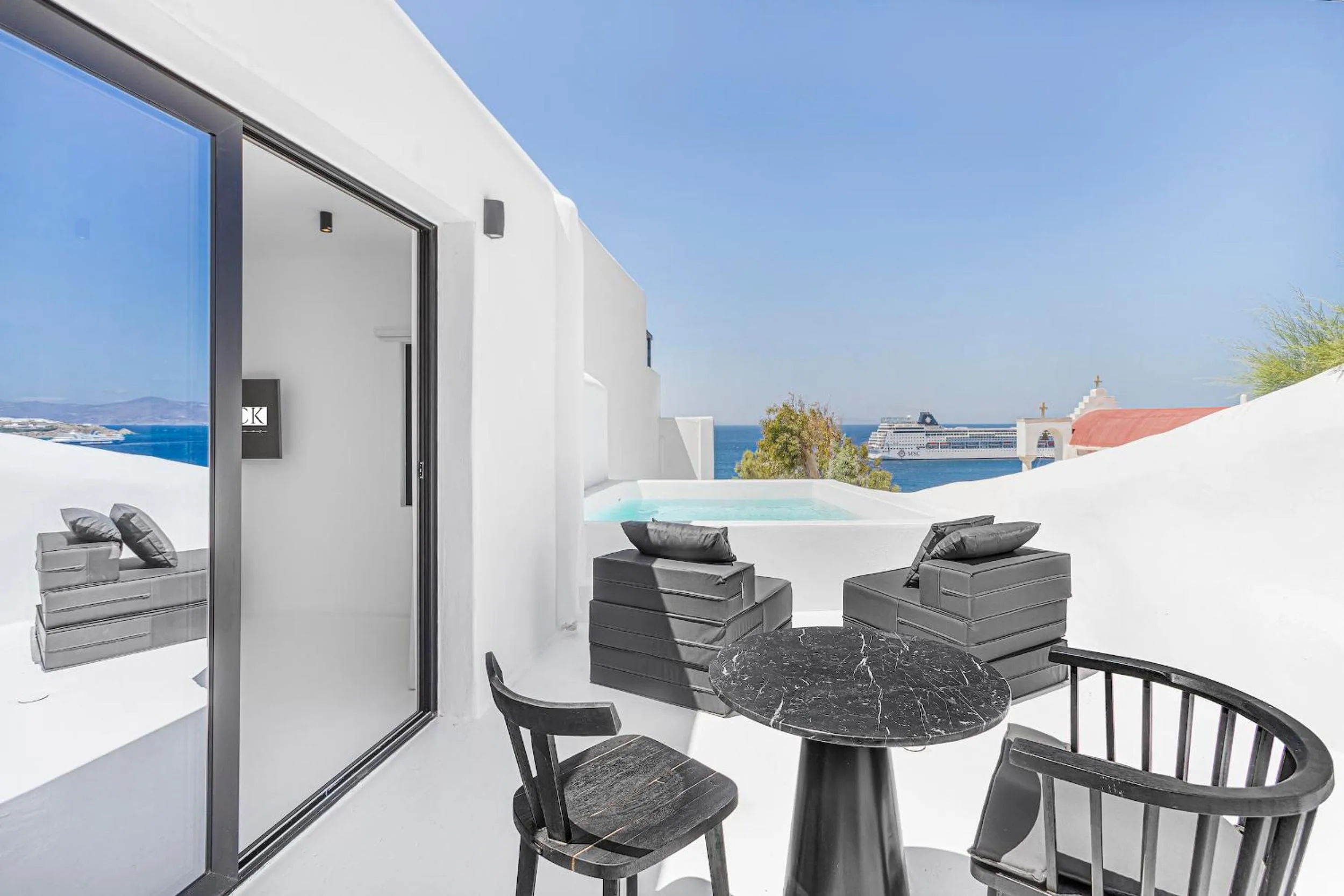 Patio in Tagoo Black Mykonos