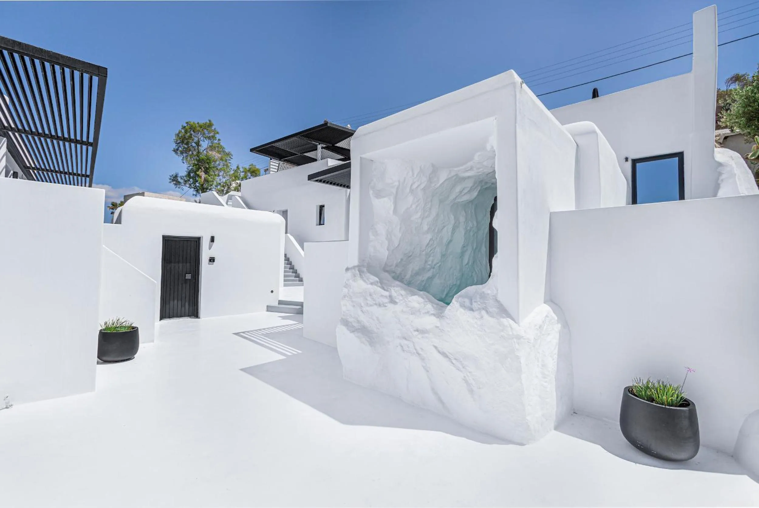 Swimming pool in Tagoo Black Mykonos