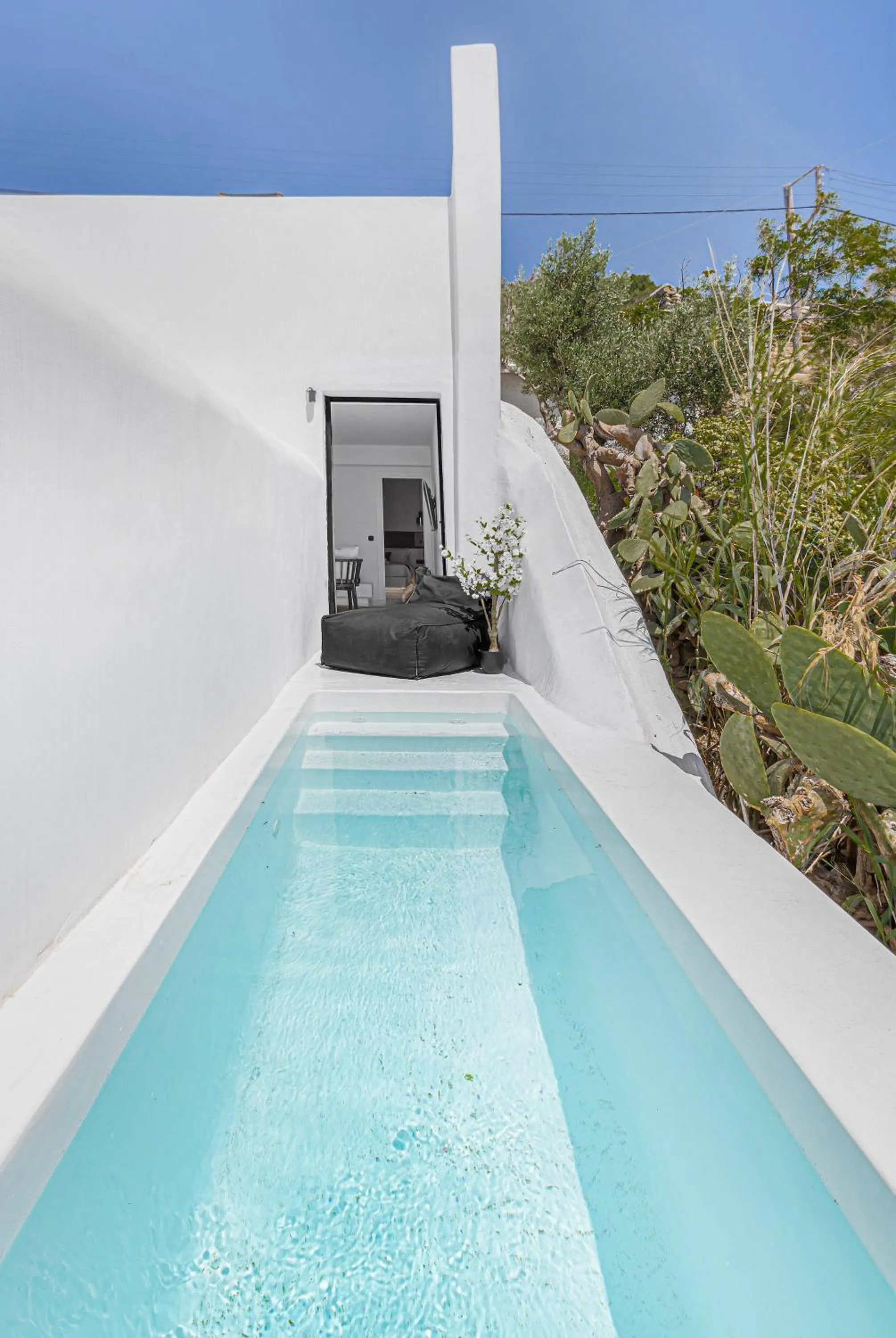 Swimming pool in Tagoo Black Mykonos