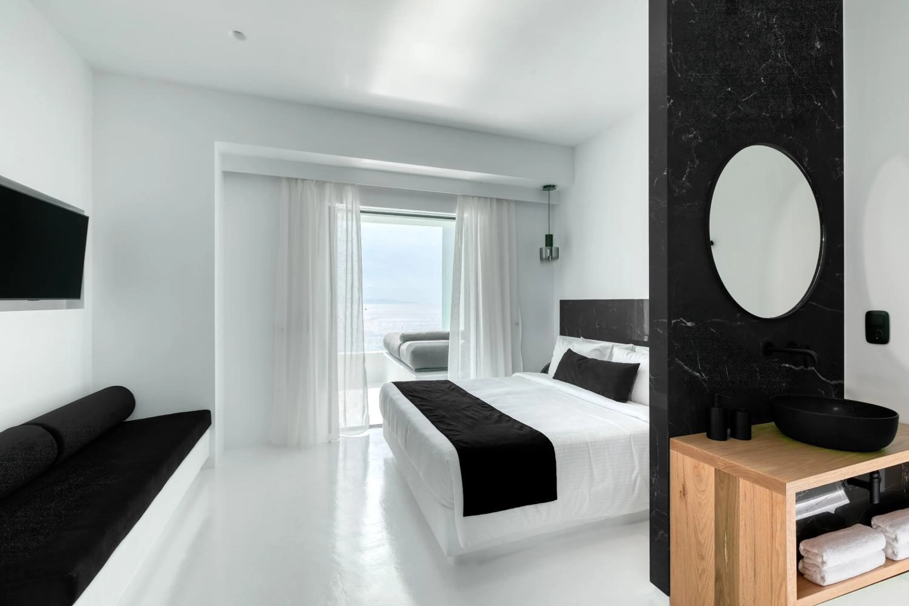 Photo of the whole room in Tagoo Black Mykonos