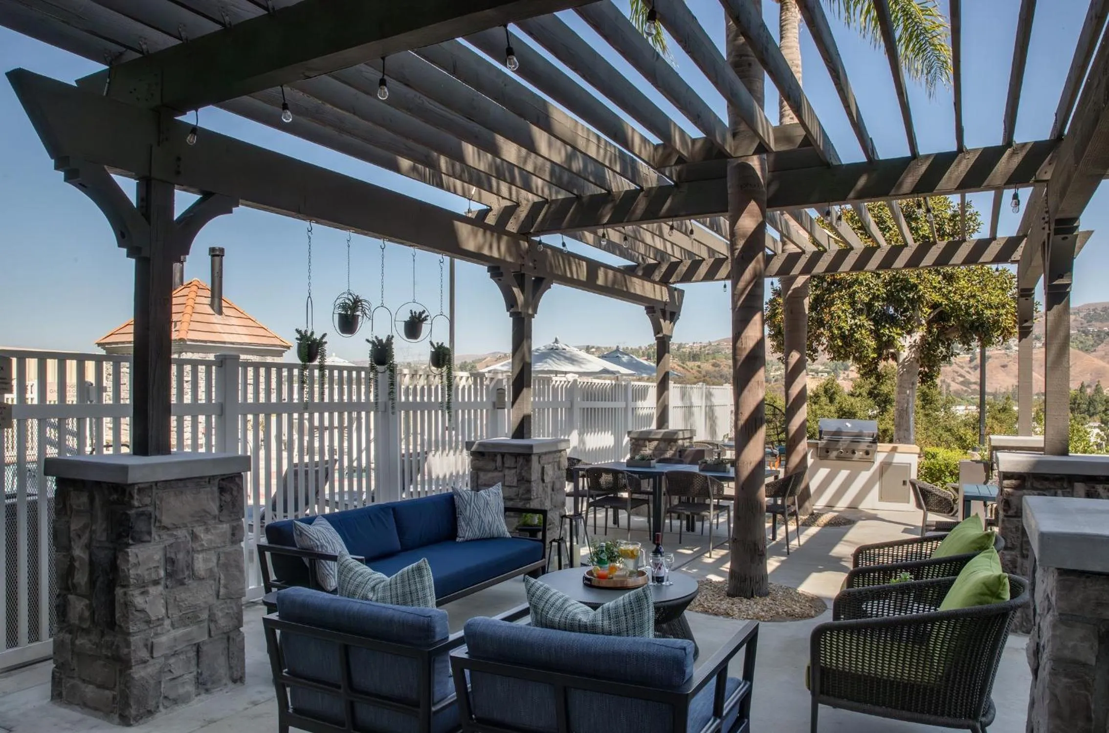 Seating area in Ayres Suites Yorba Linda/Anaheim Hills