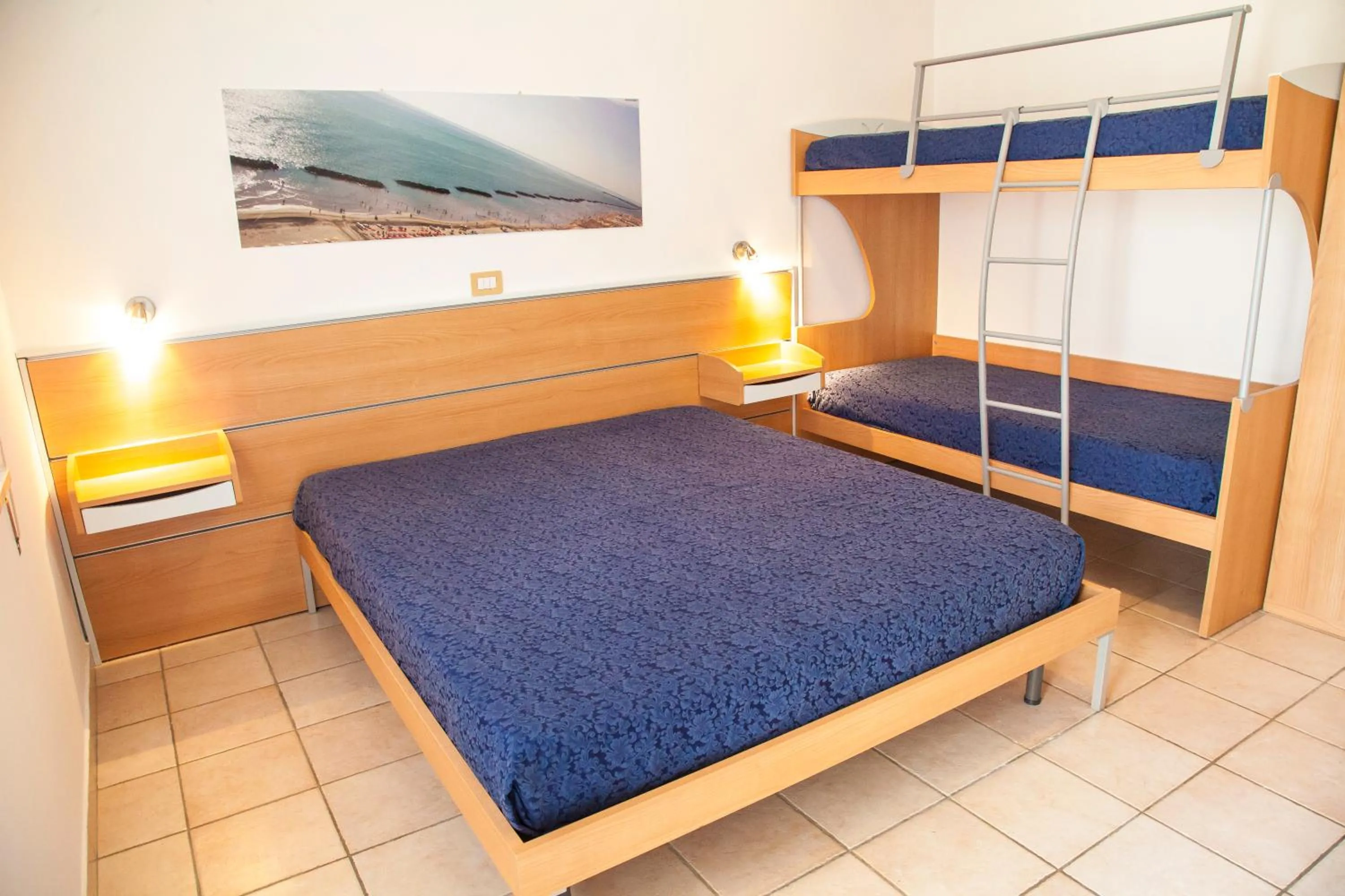 Photo of the whole room, Bed in Residence Casabianca