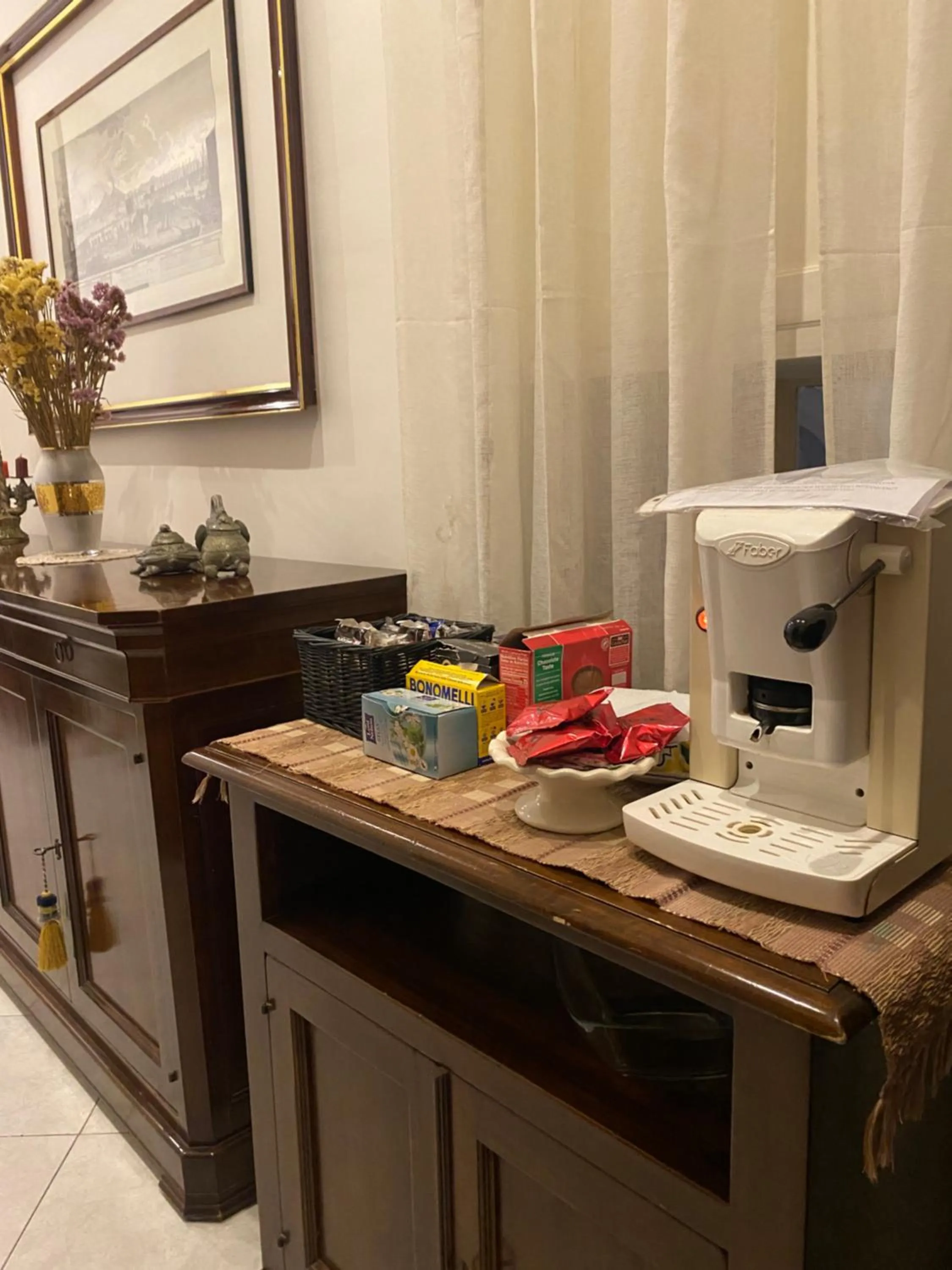 Coffee/tea facilities in Bed & Breakfast Plebiscito Home