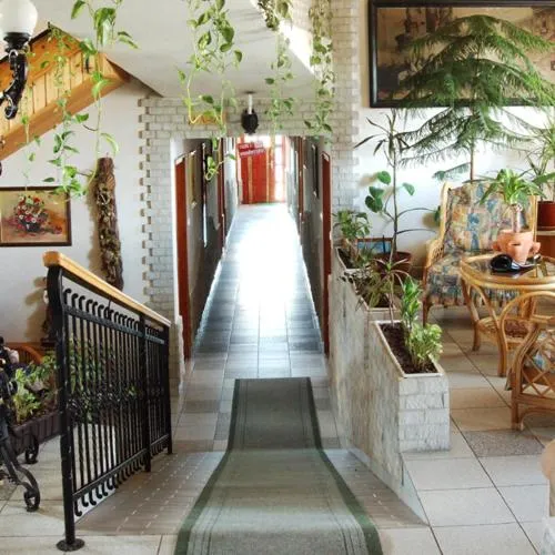 Restaurant/places to eat in Sarokhaz Panzio