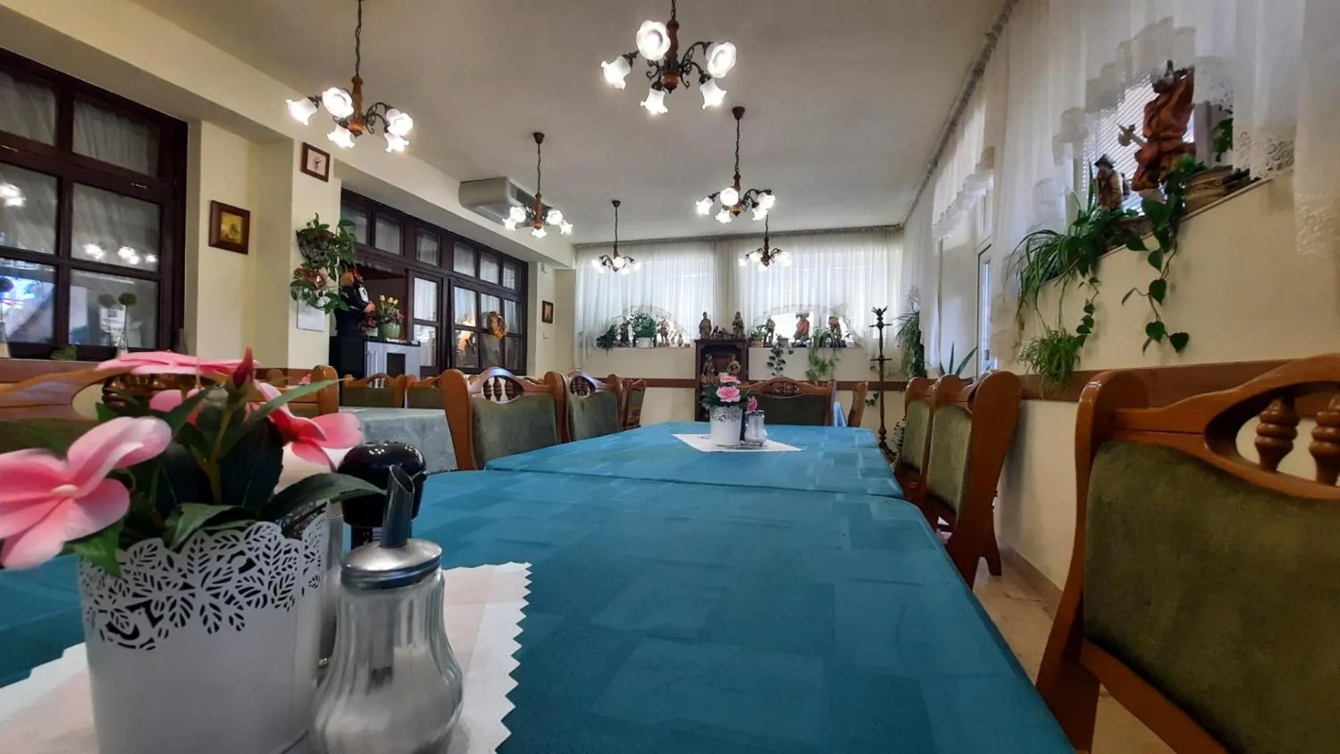 Restaurant/places to eat in Airport Budapest Sarokhaz Panzio