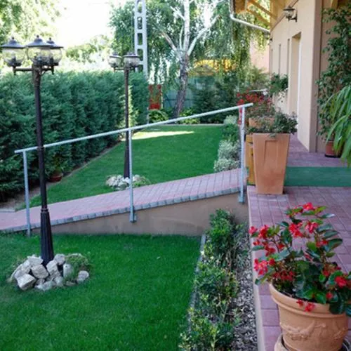 Facade/entrance in Sarokhaz Panzio