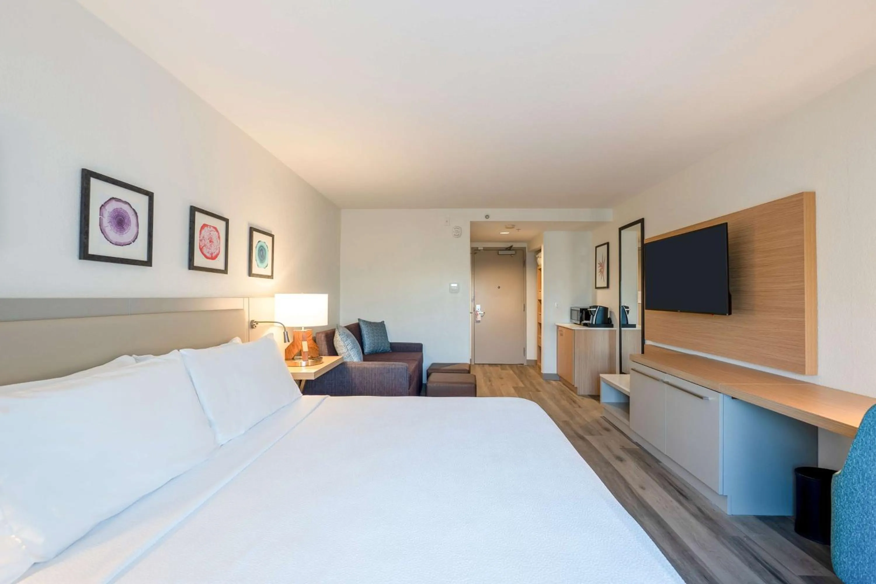 Bed in Hilton Garden Inn Ft. Lauderdale Airport-Cruise Port