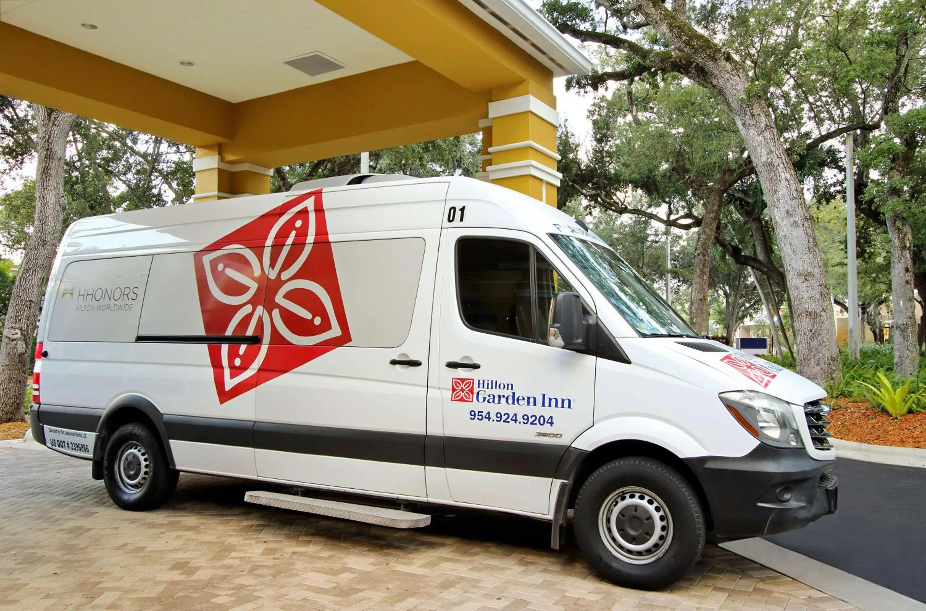 Pool view in Hilton Garden Inn Ft. Lauderdale Airport-Cruise Port