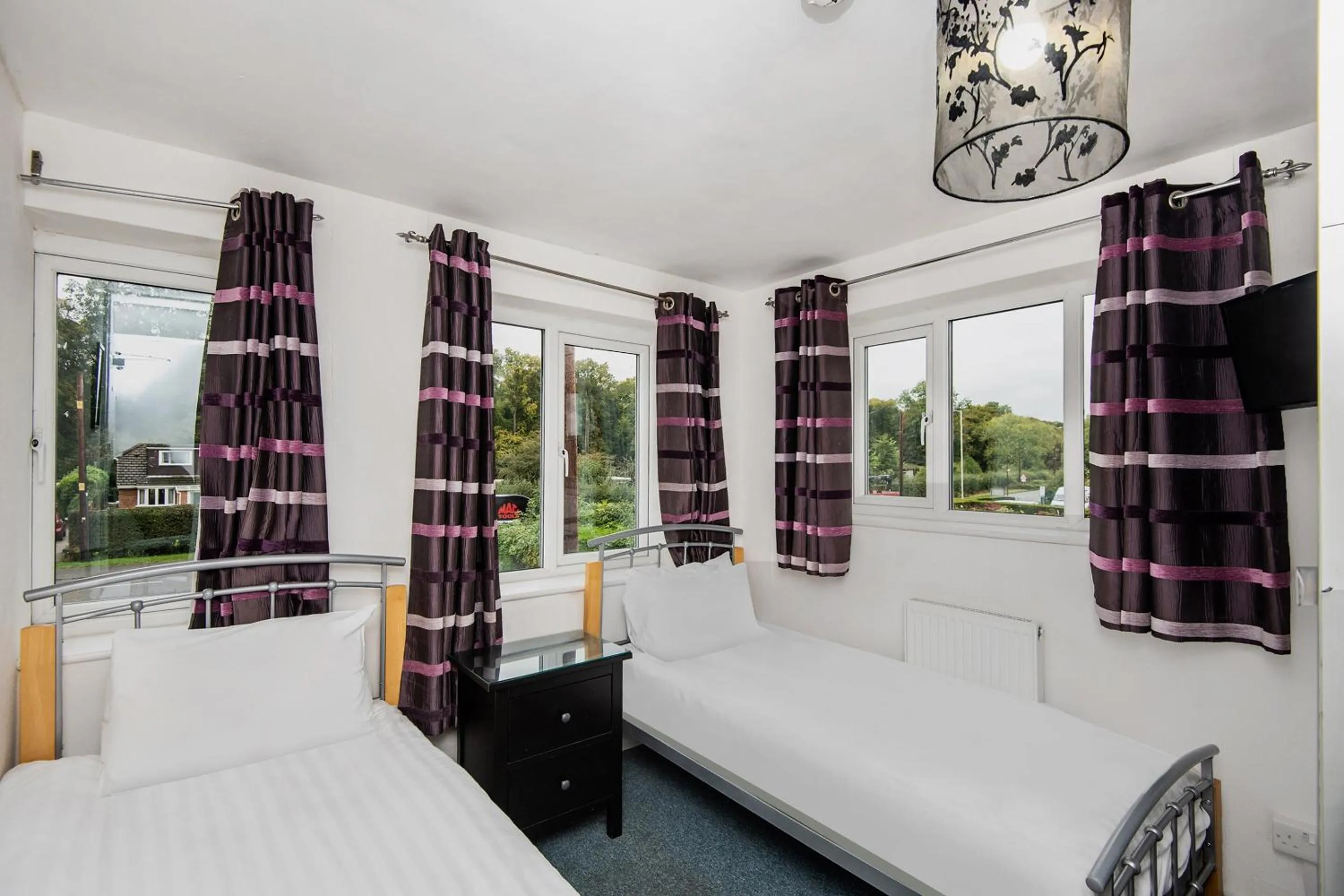 Bedroom, Bed in Chris's Motel