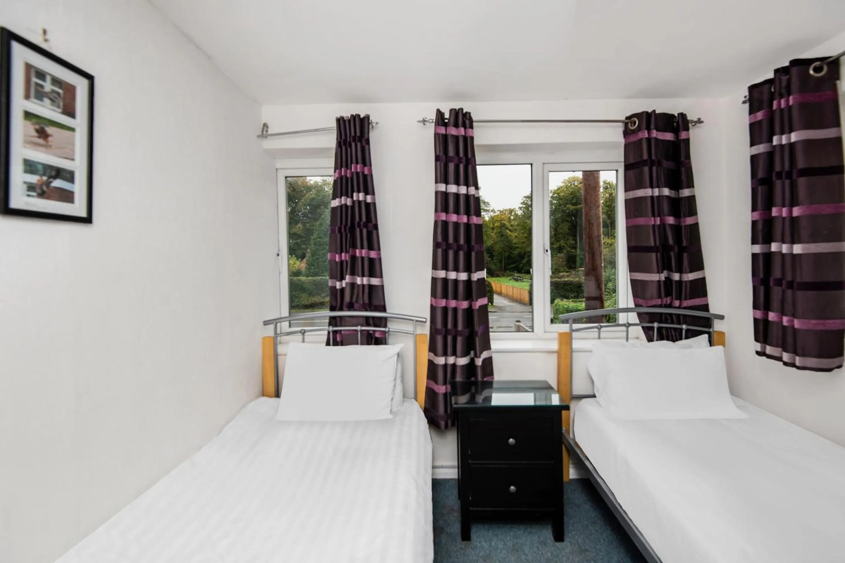 Bedroom, Bed in Chris's Motel