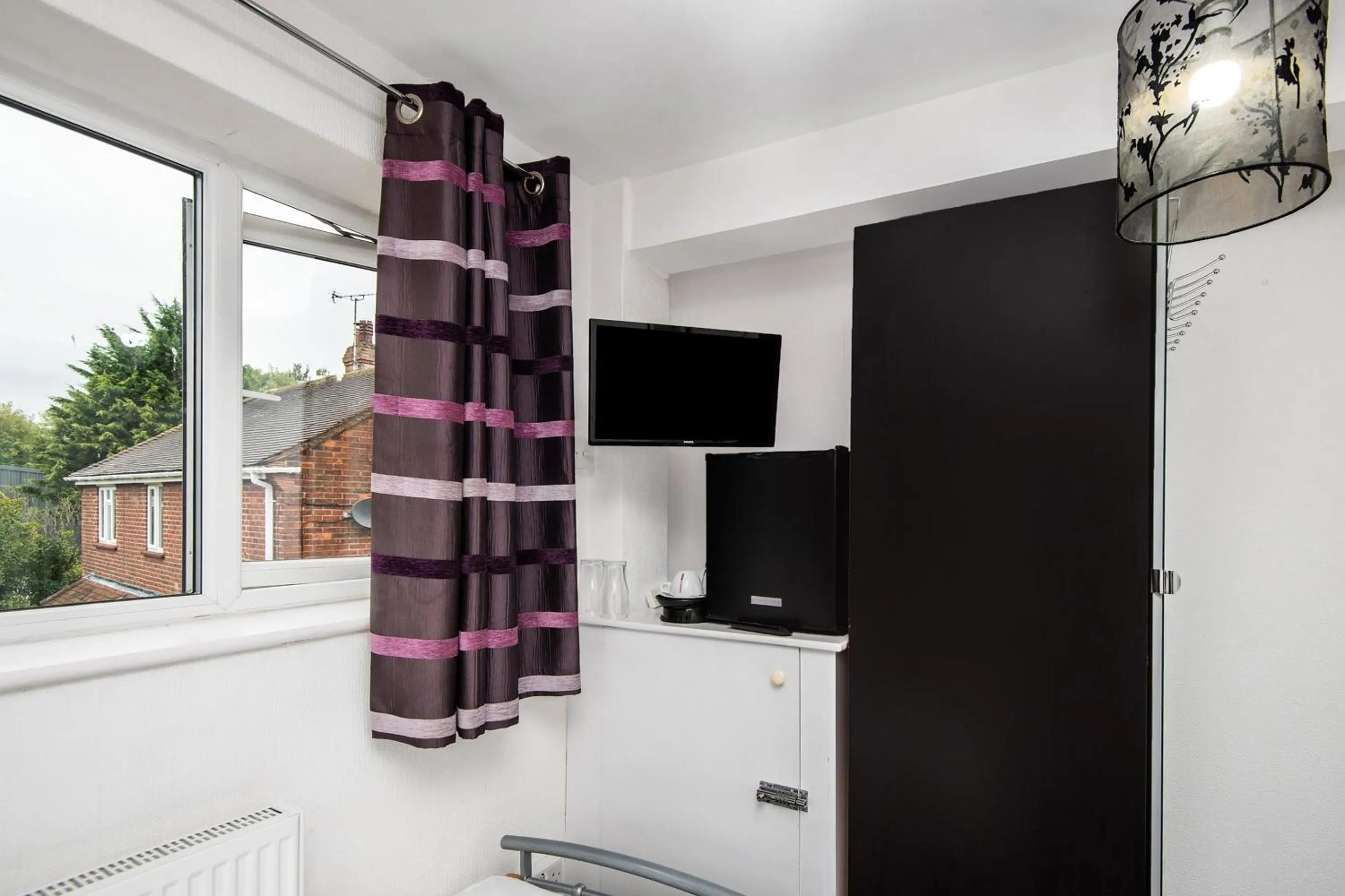 Bedroom in Chris's Motel