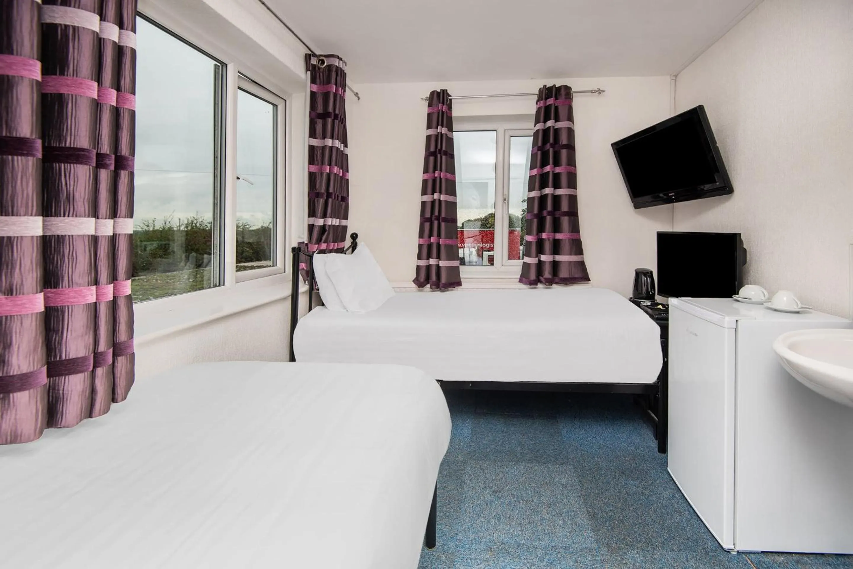 Bedroom, Bed in Chris's Motel