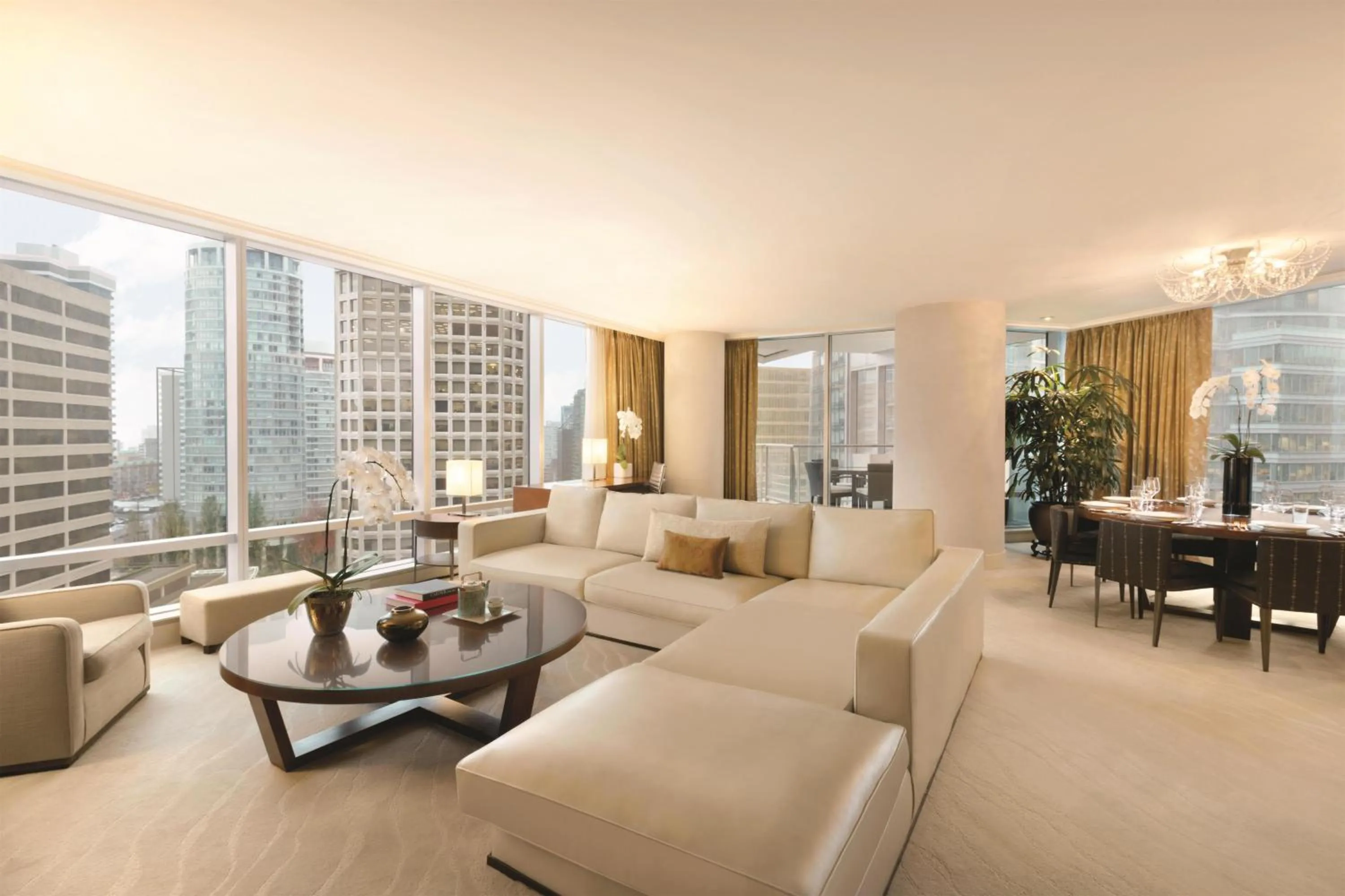 Photo of the whole room in Hyatt Vancouver Downtown Alberni