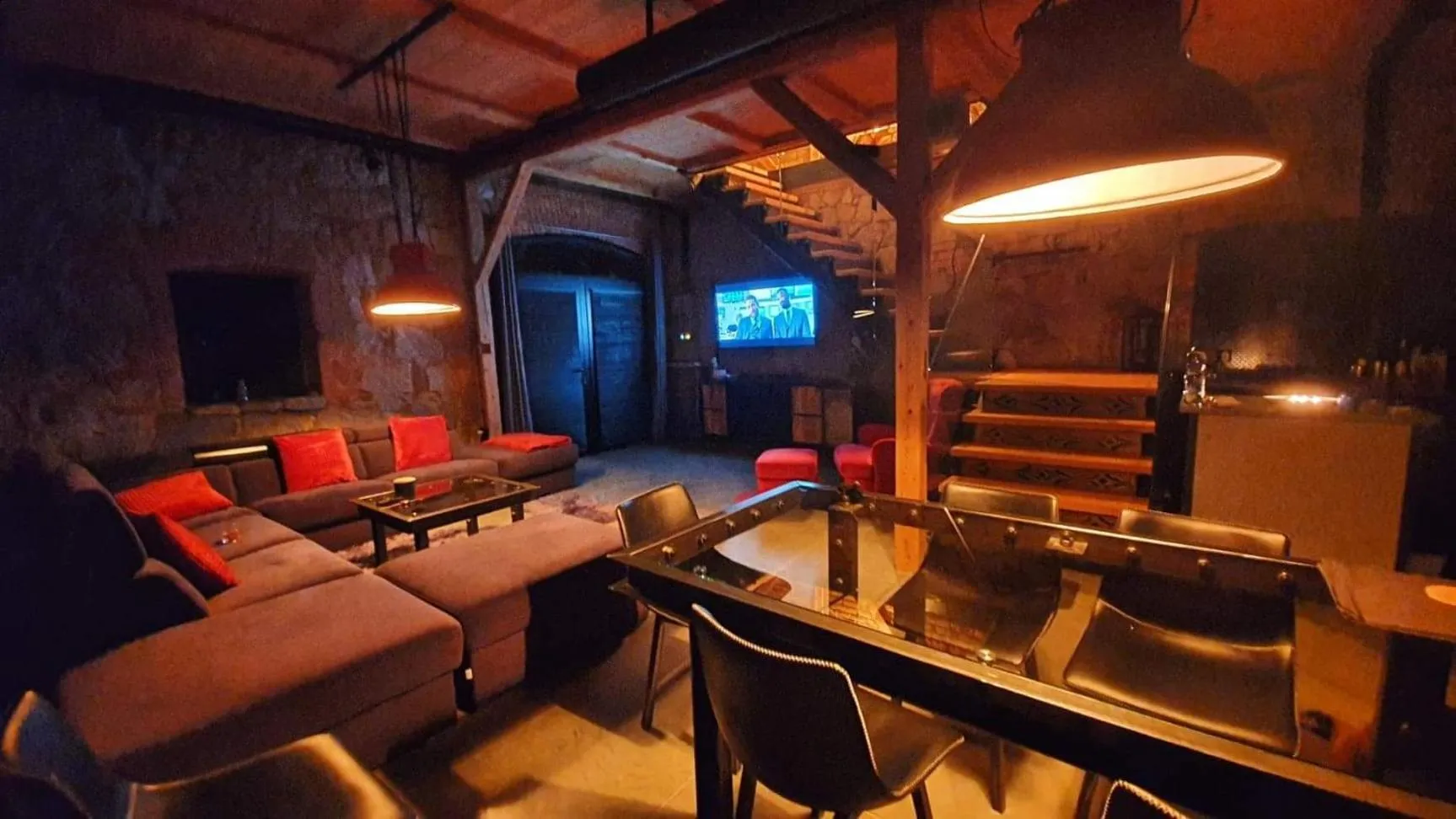 Communal lounge/ TV room in Gościniec Pod Lipą
