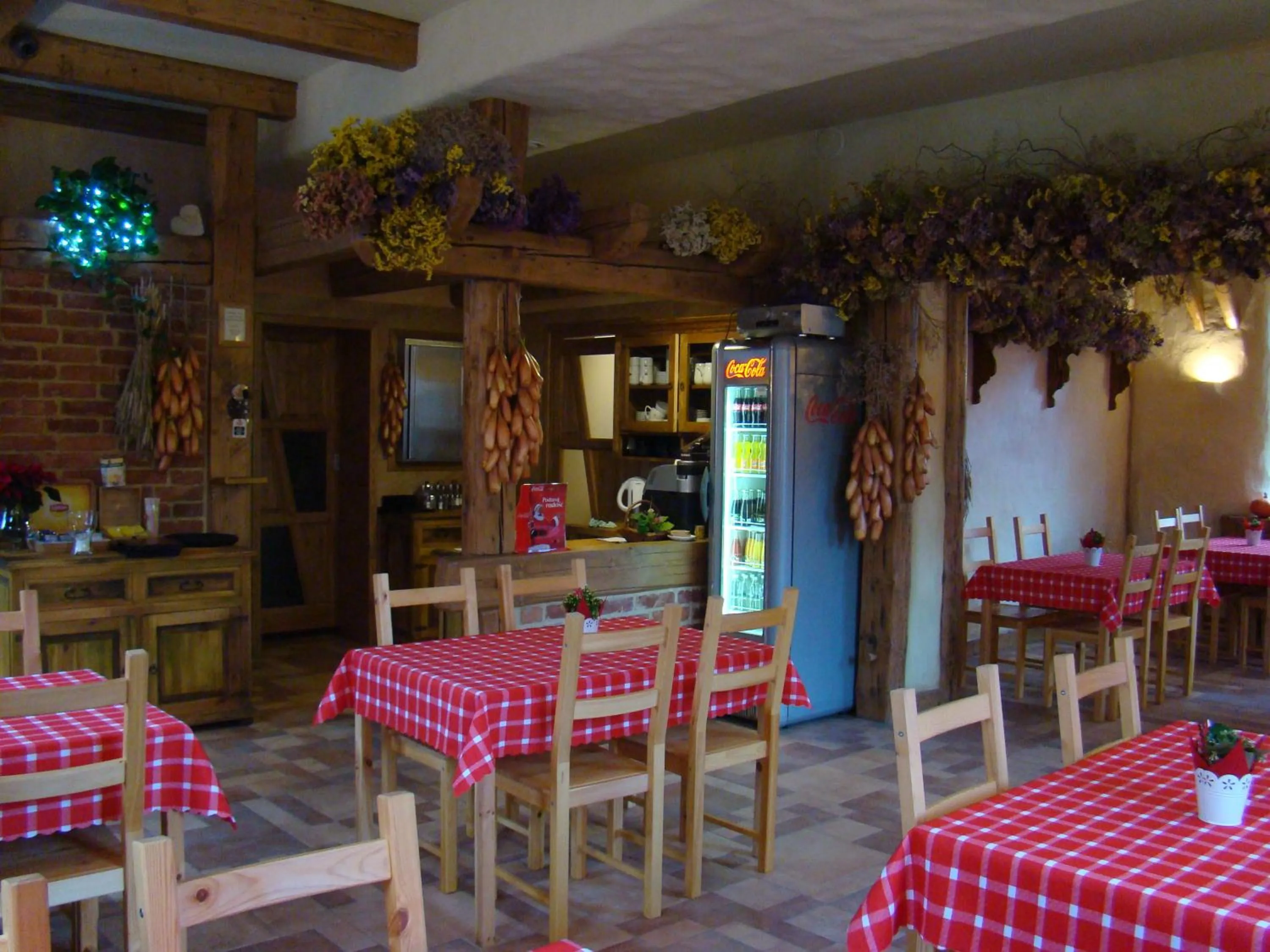 Restaurant/places to eat in Gościniec Pod Lipą