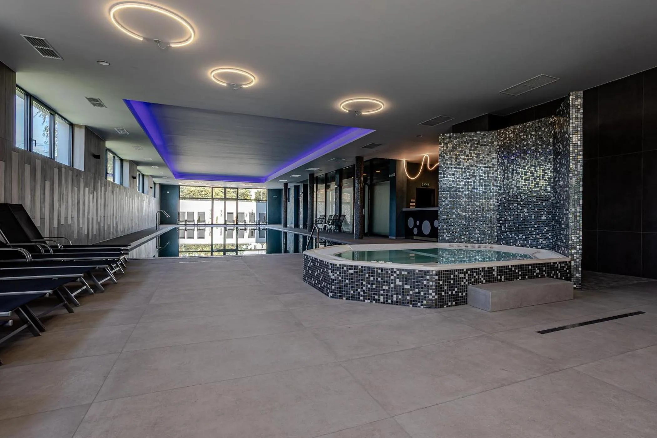 Hot Tub in Hotel Alibaba