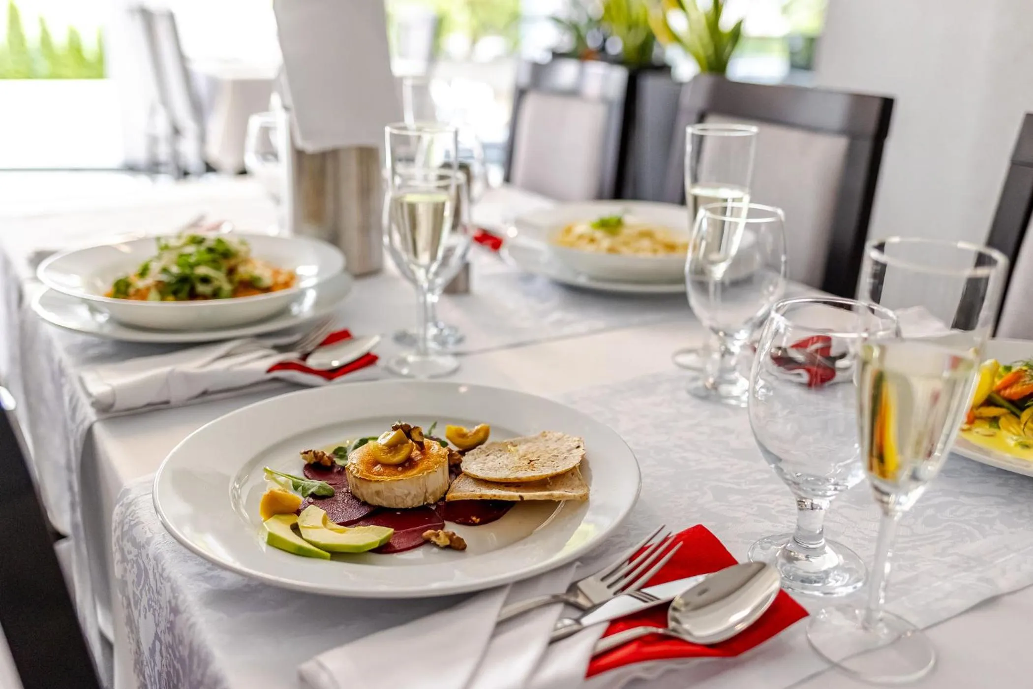 Restaurant/places to eat in Hotel Alibaba