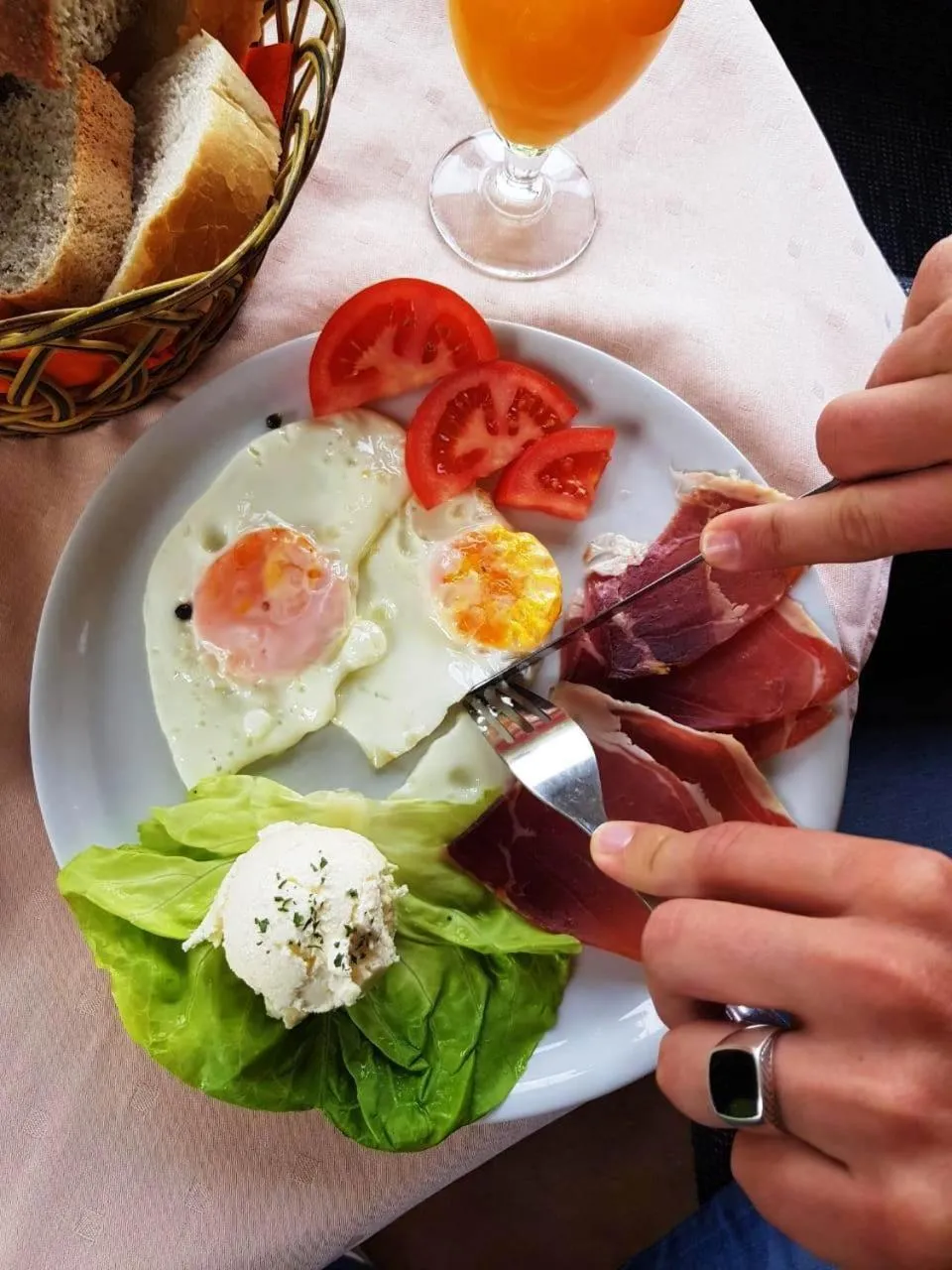 Breakfast in Hotel Dulovic