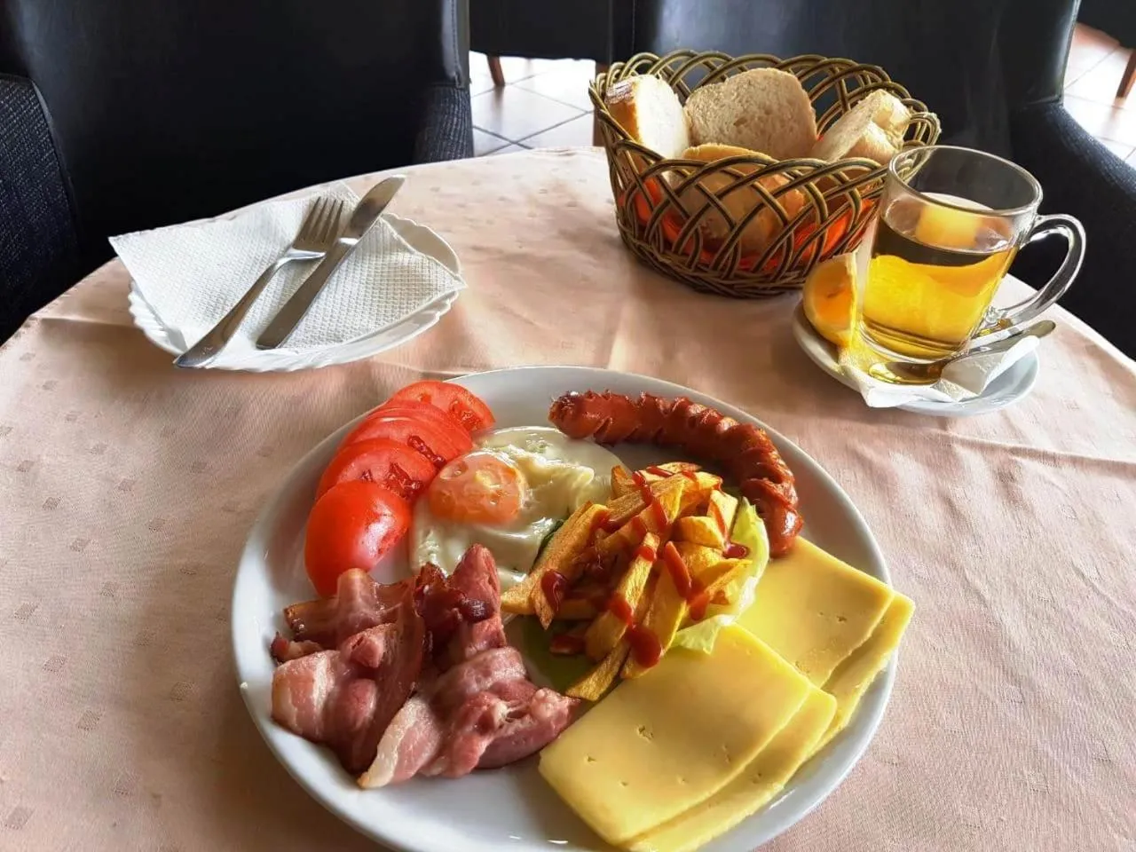 Breakfast in Hotel Dulovic