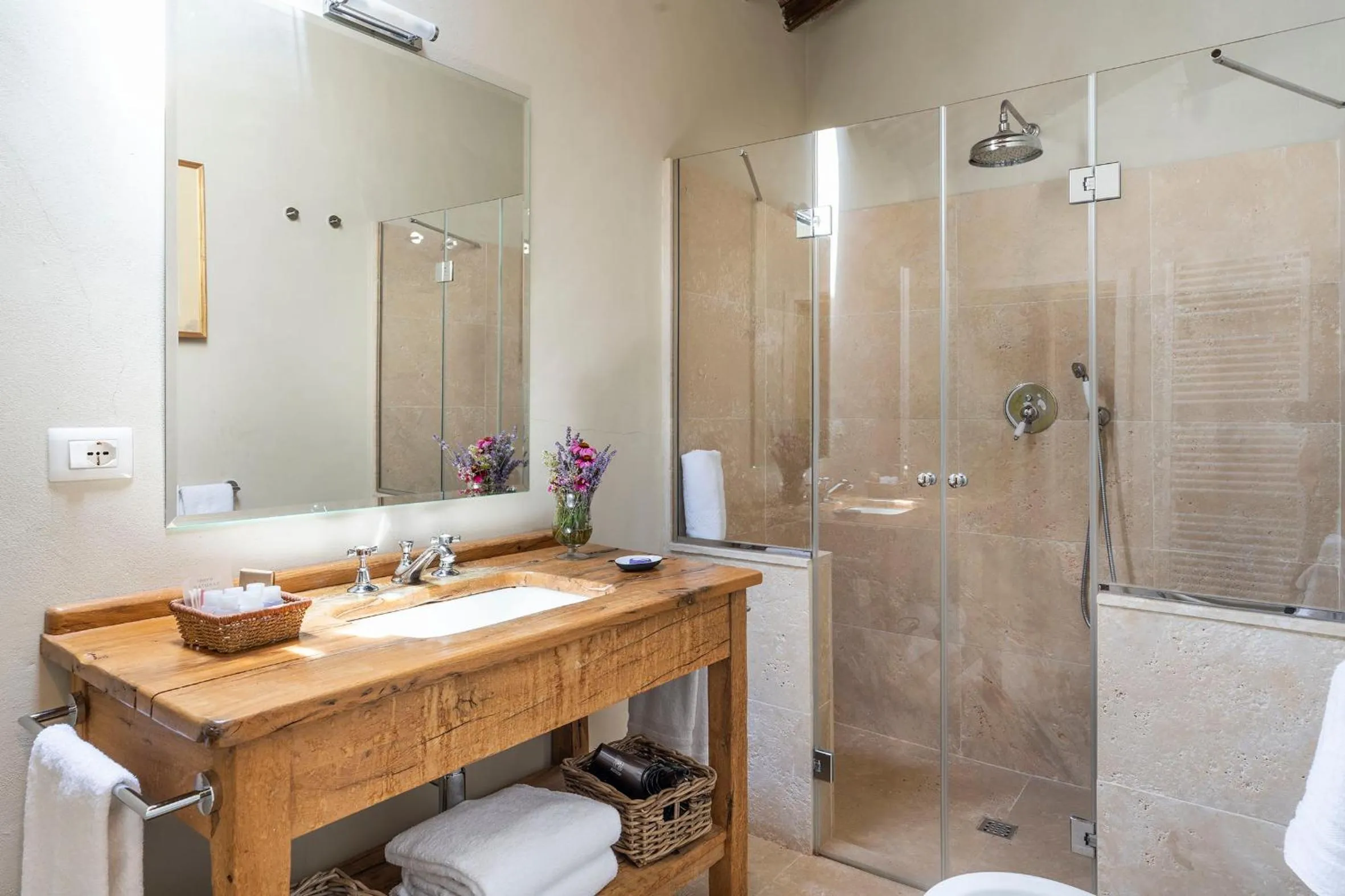 Bathroom in Castello di Fonterutoli Wine Resort