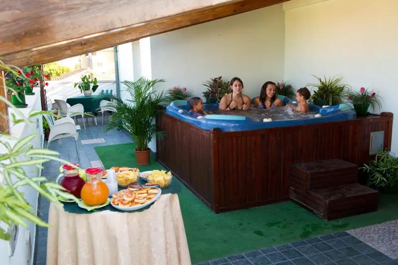 Hot Tub in Hotel Verdemare