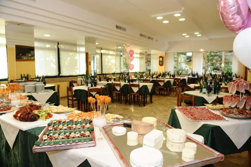 Restaurant/places to eat in Hotel Verdemare