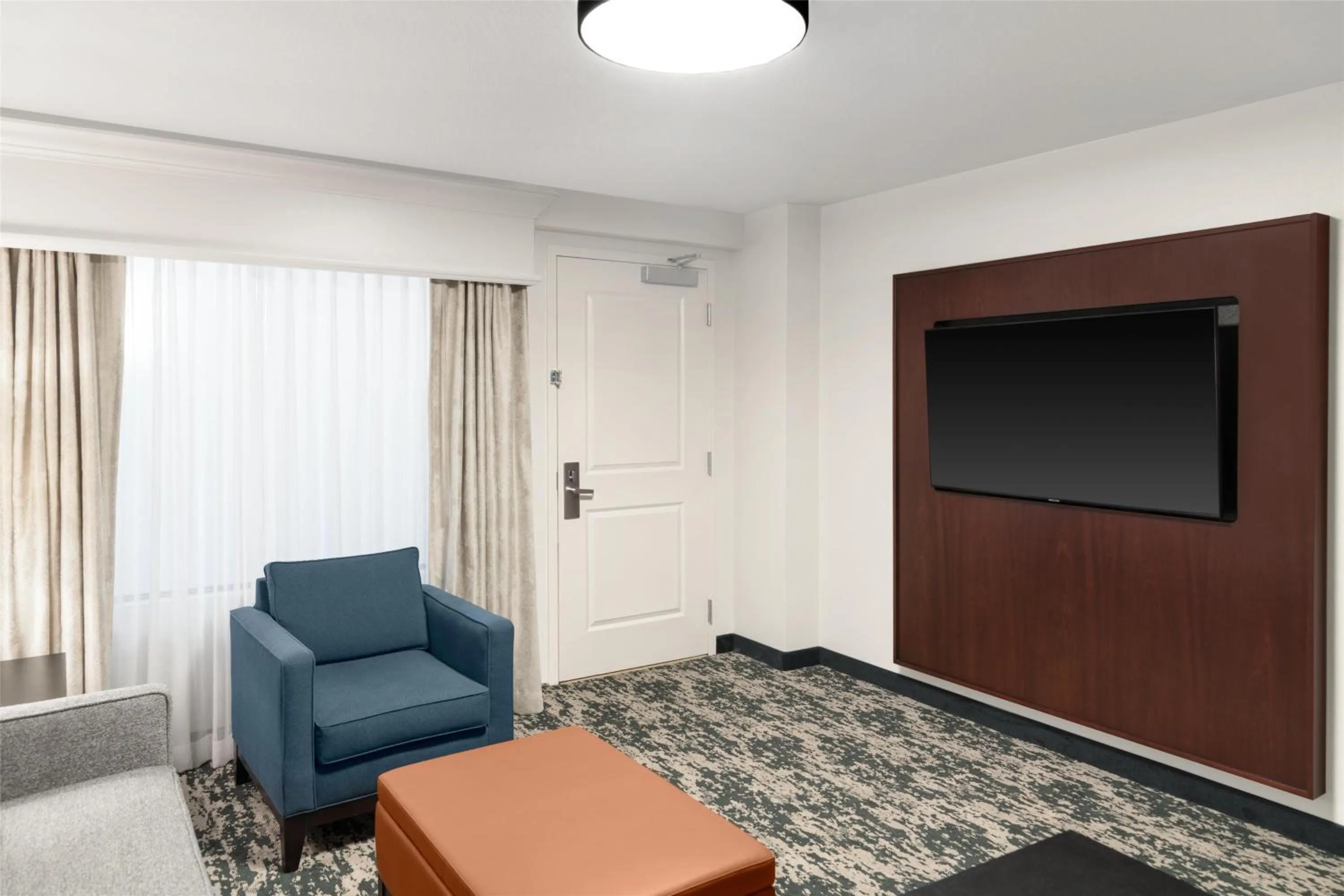 Living room in Embassy Suites Fort Myers - Estero