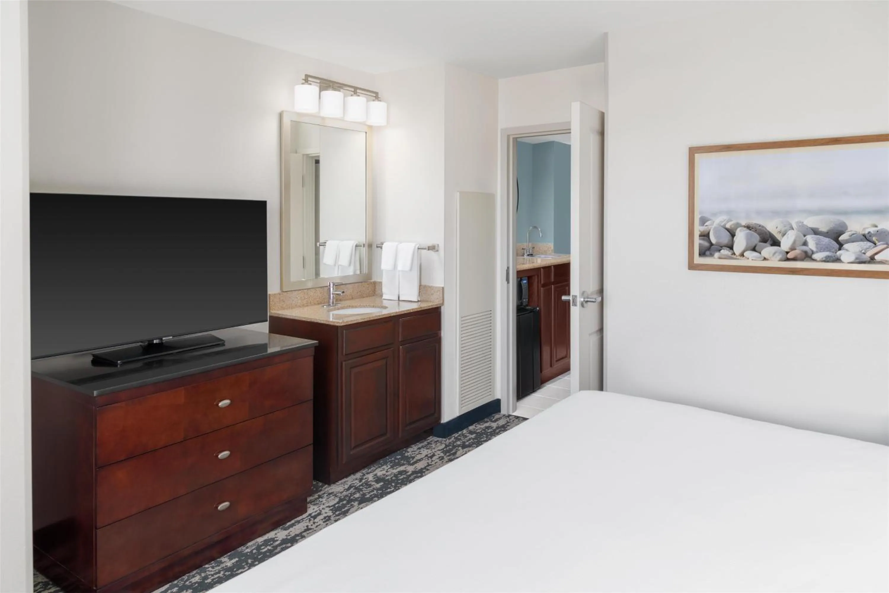 Bed in Embassy Suites Fort Myers - Estero