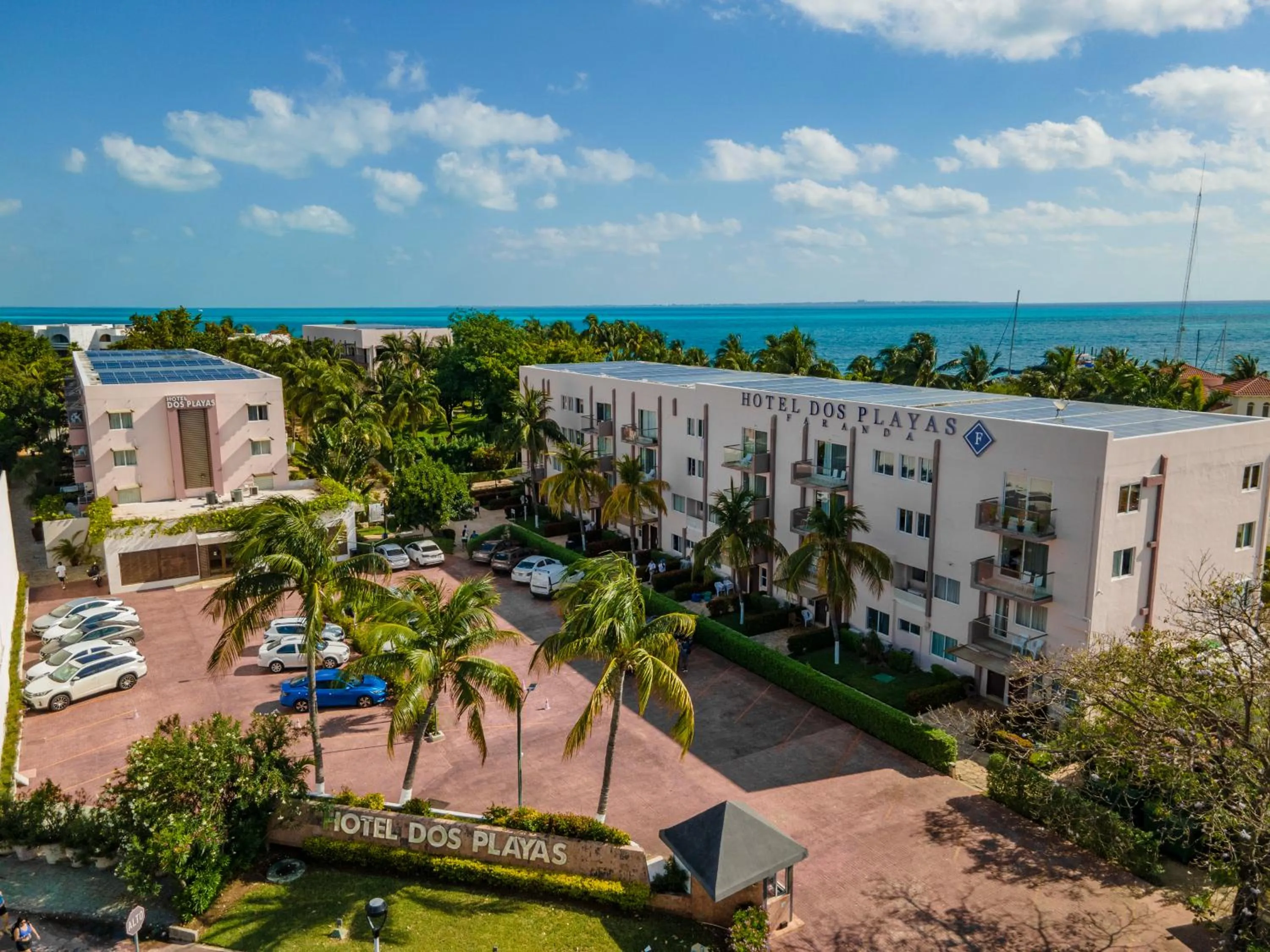 Property building in Hotel Dos Playas Faranda Cancún