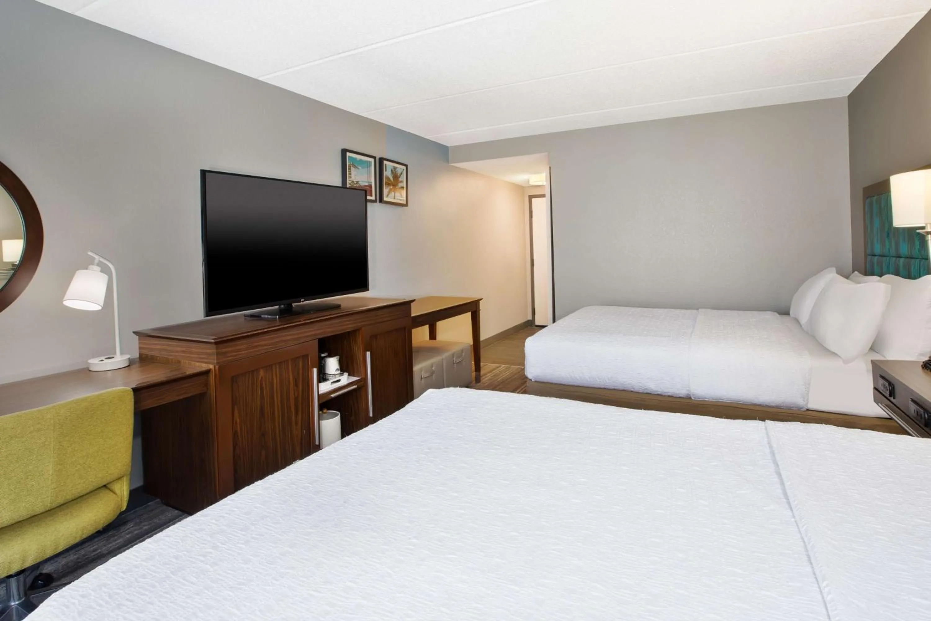 Bed in Hampton Inn Daytona/Ormond Beach