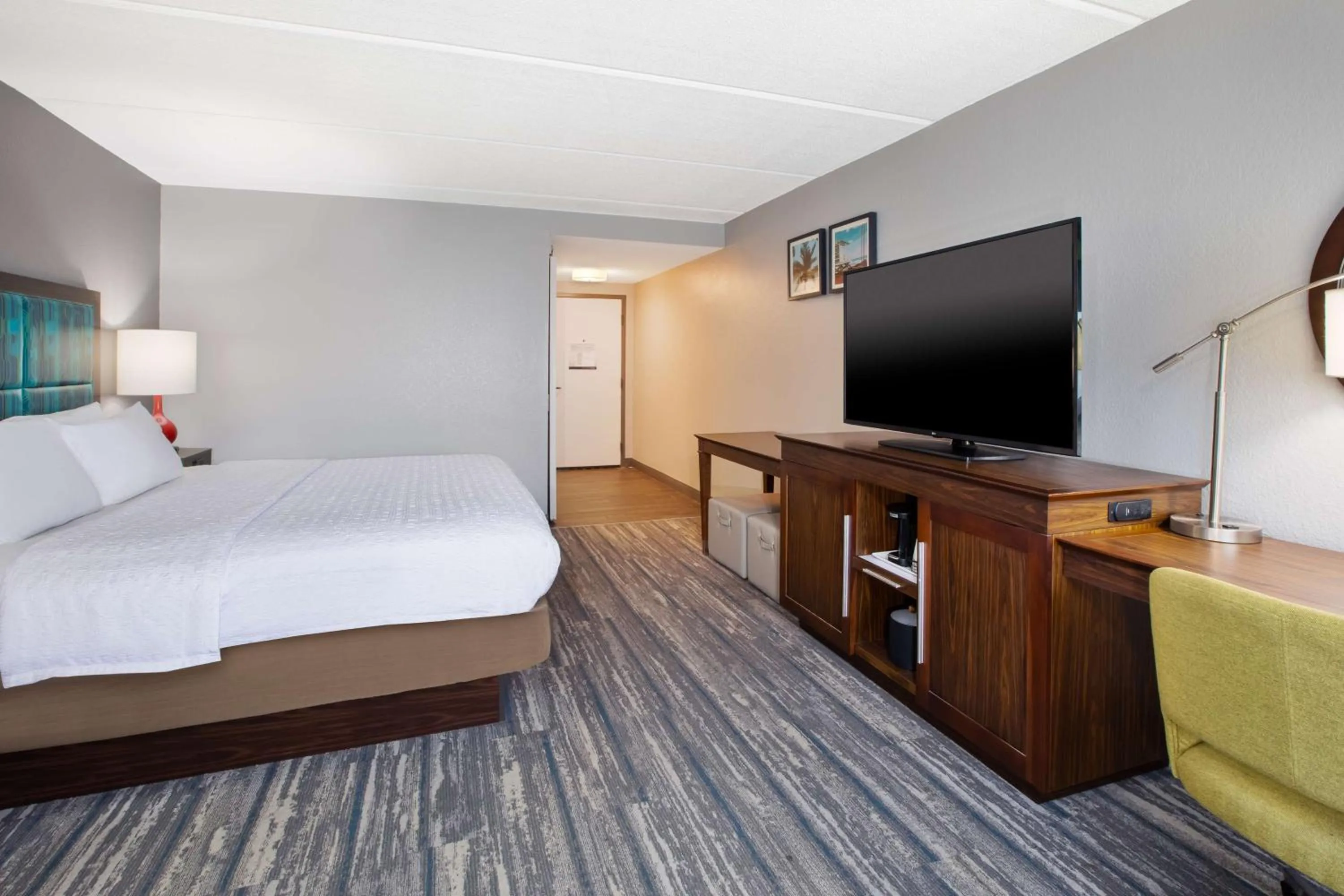 Bed in Hampton Inn Daytona/Ormond Beach