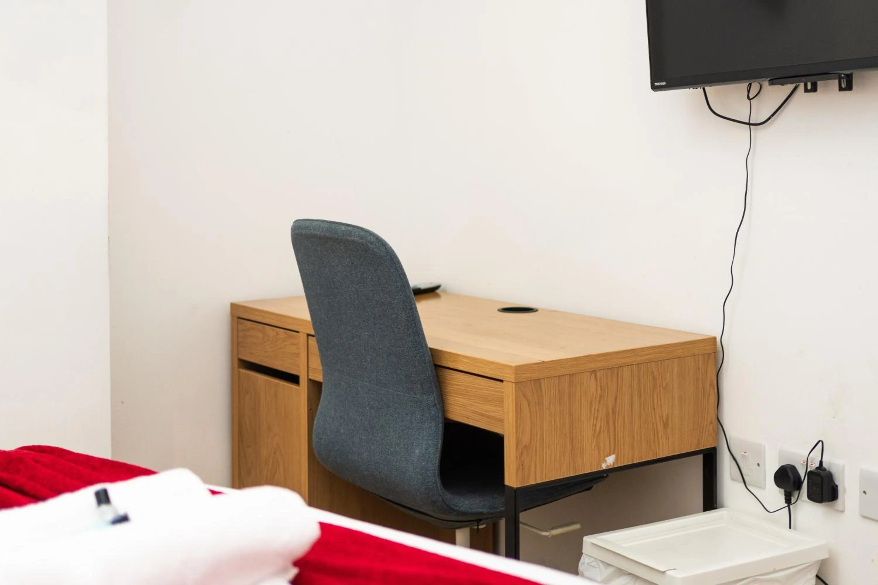 TV and multimedia, Bed in London City Hotel