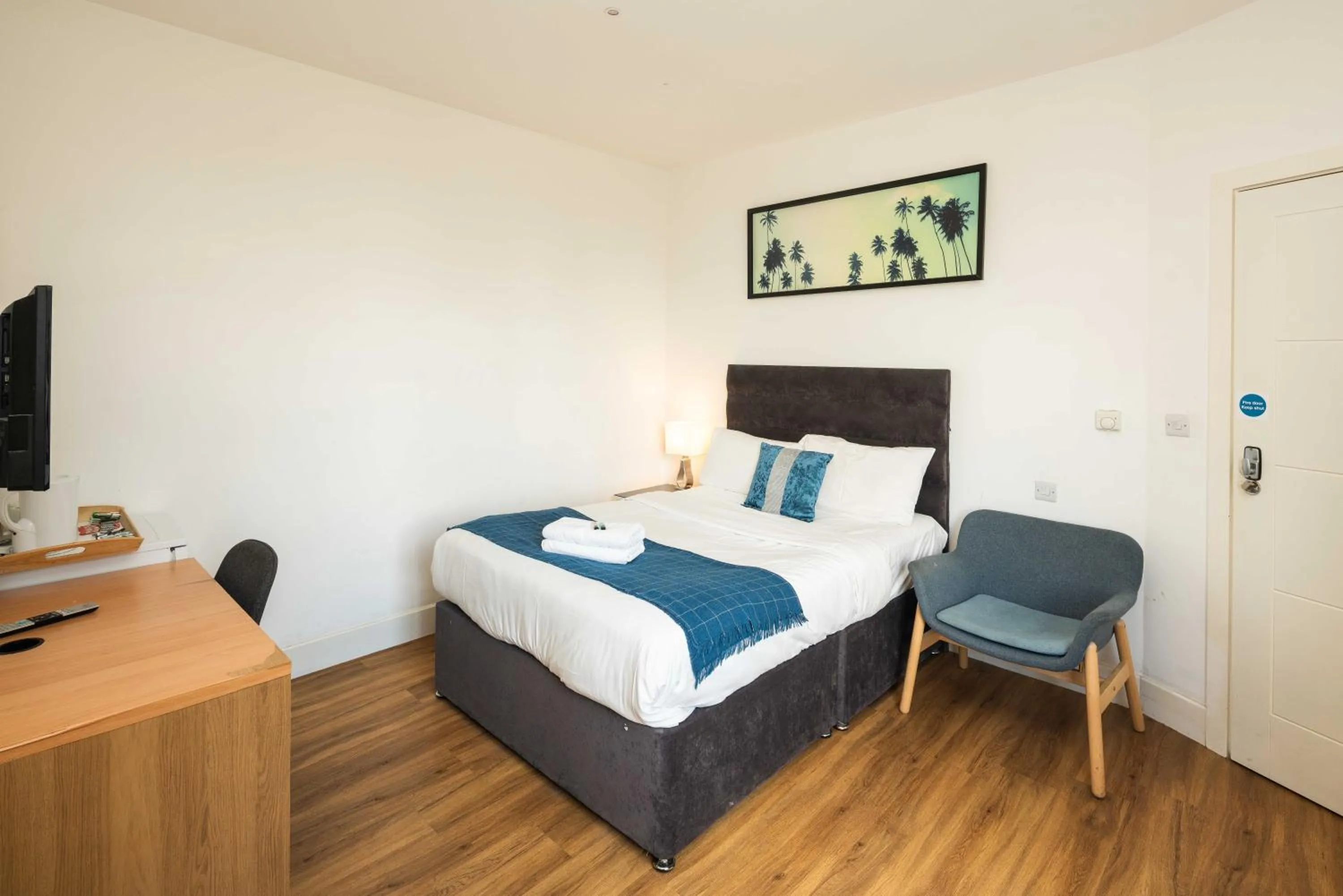 Bedroom, Bed in London City Hotel