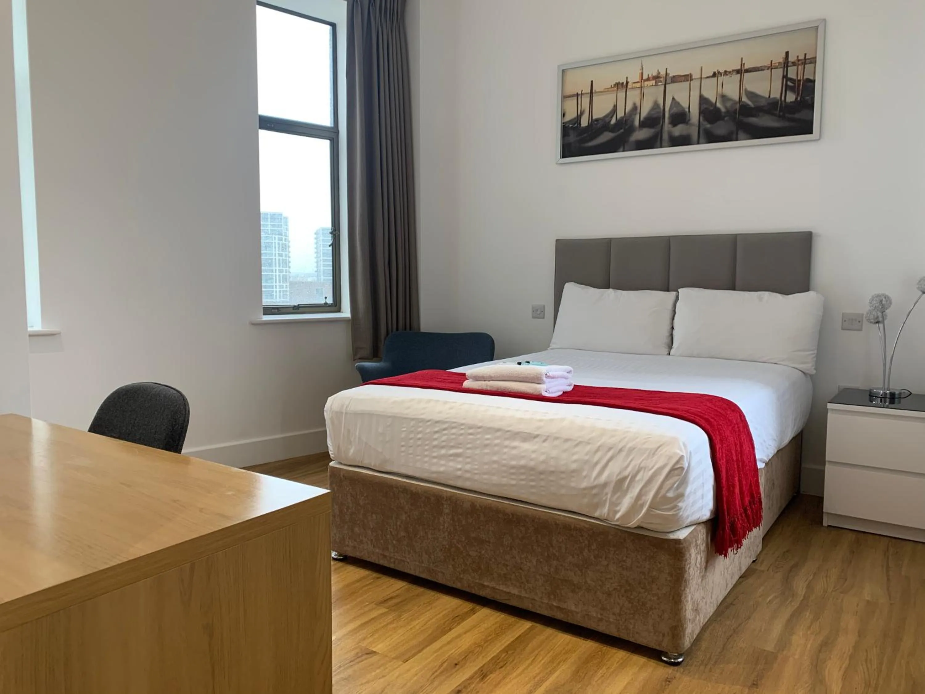 Bed in London City Hotel