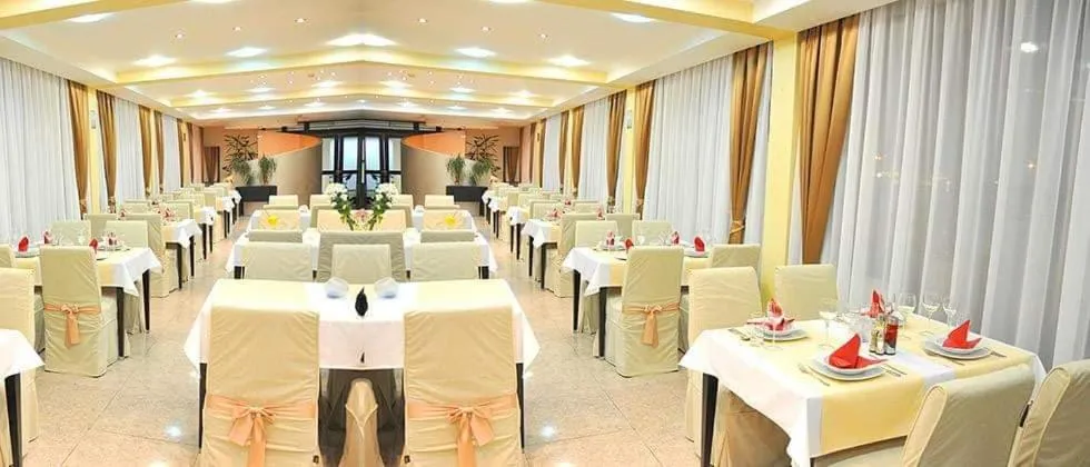 Restaurant/places to eat in Hotel Beograd - Yu