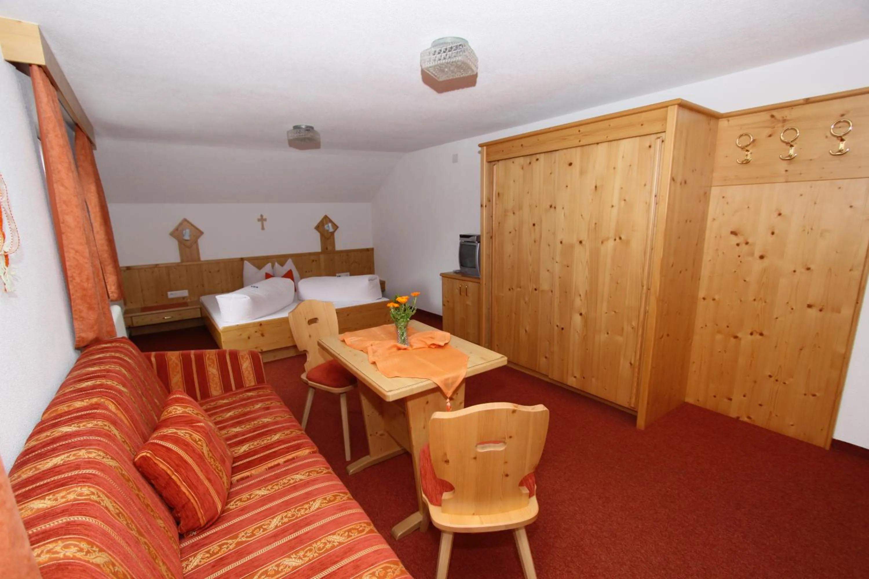 Photo of the whole room in Haus Bödele