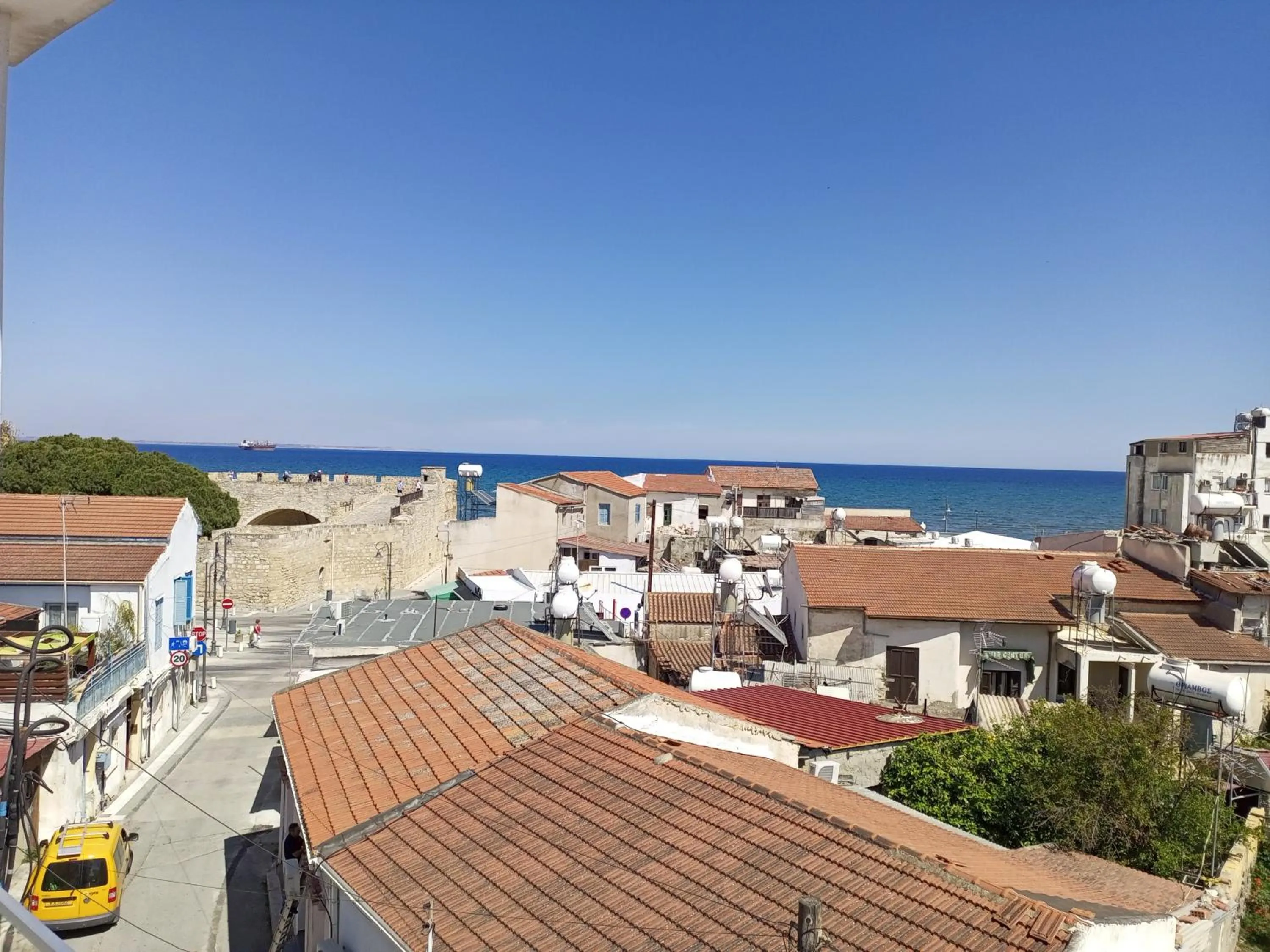 Neighbourhood in White 11