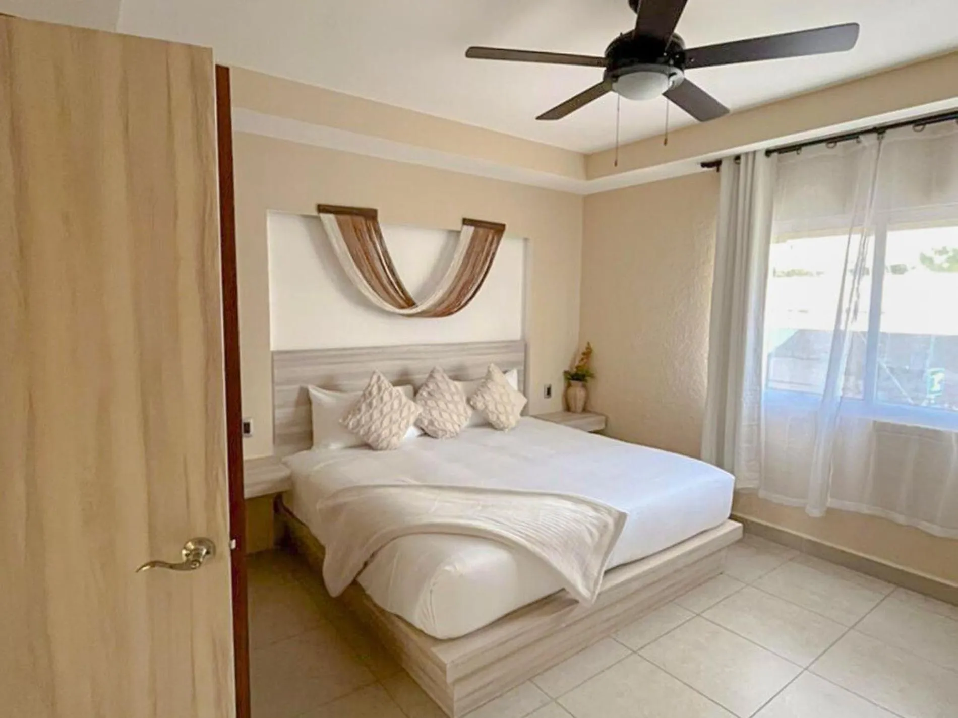 Photo of the whole room, Bed in Quinta Nina Playa del Carmen - Solo Adultos