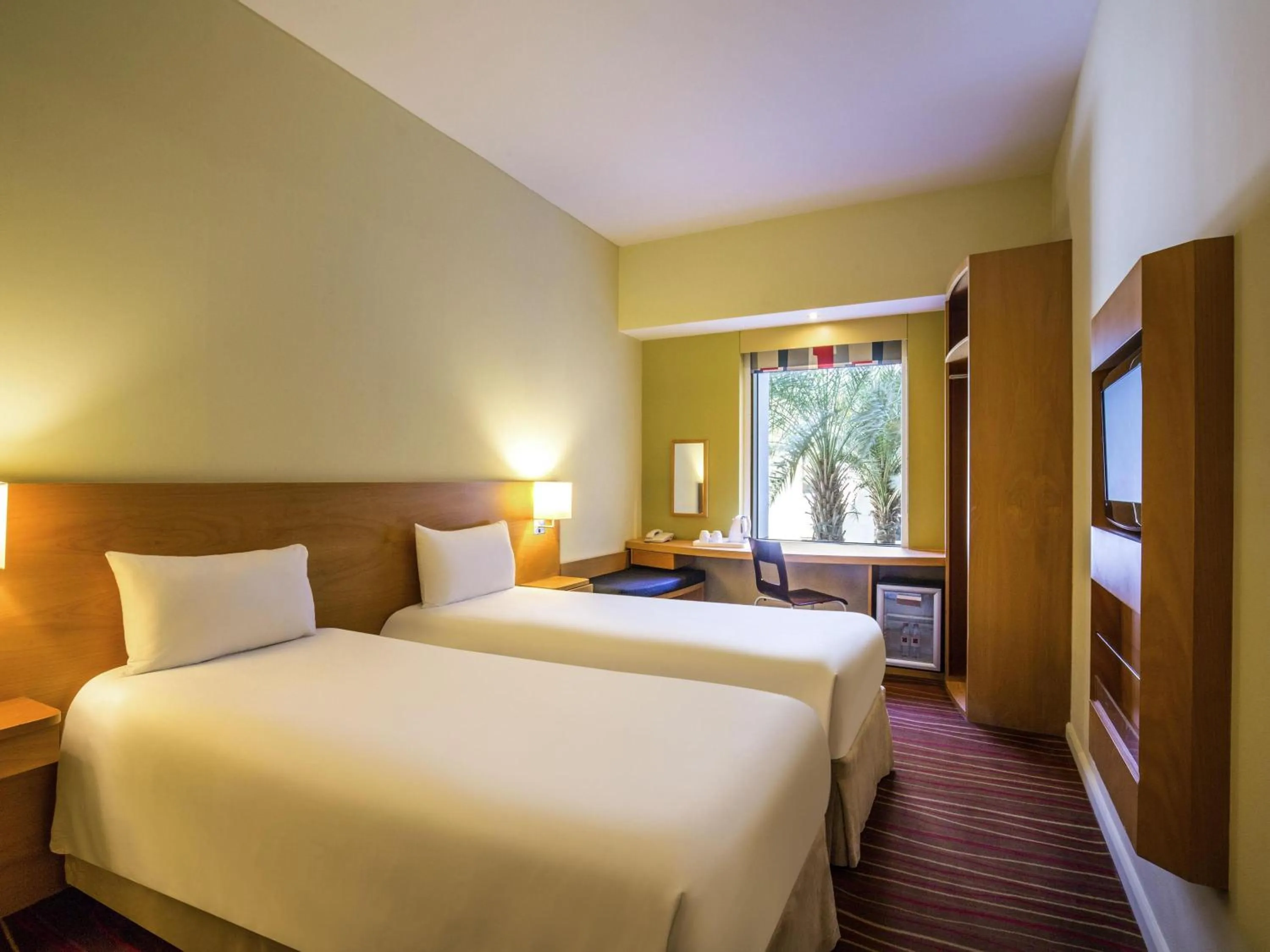Bedroom, Bed in ibis Mall Avenue Dubai