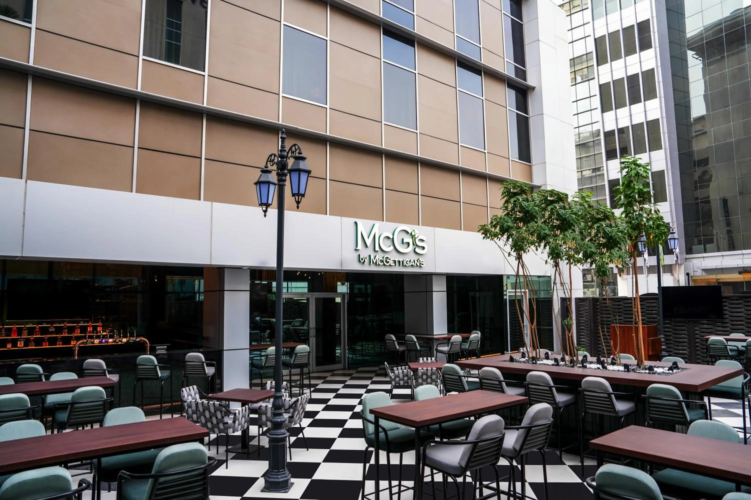 Restaurant/places to eat in ibis Mall Avenue Dubai