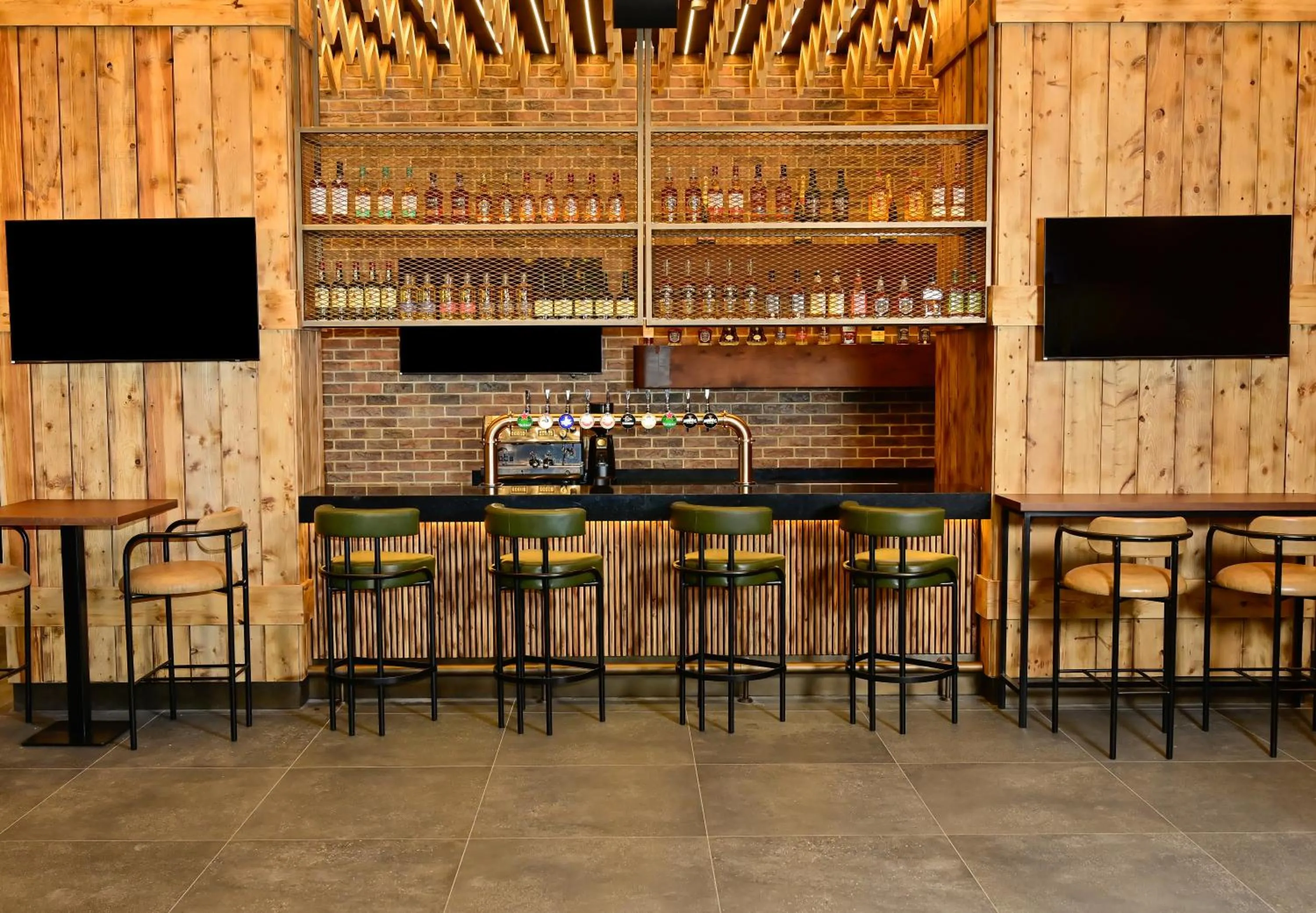 Lounge or bar in ibis Mall Avenue Dubai