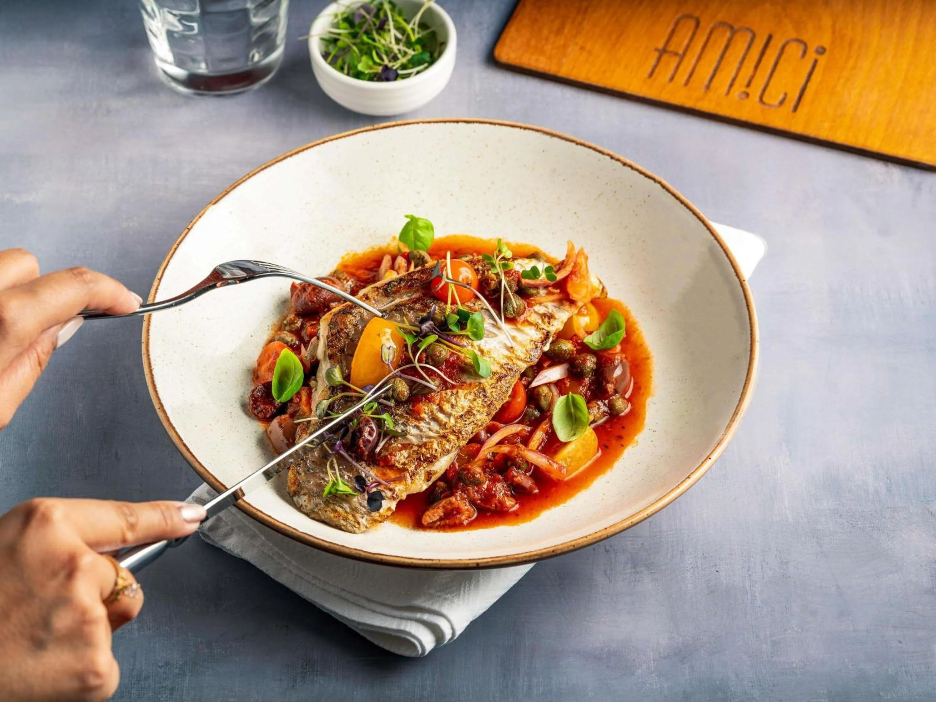 Restaurant/places to eat in ibis Mall Avenue Dubai