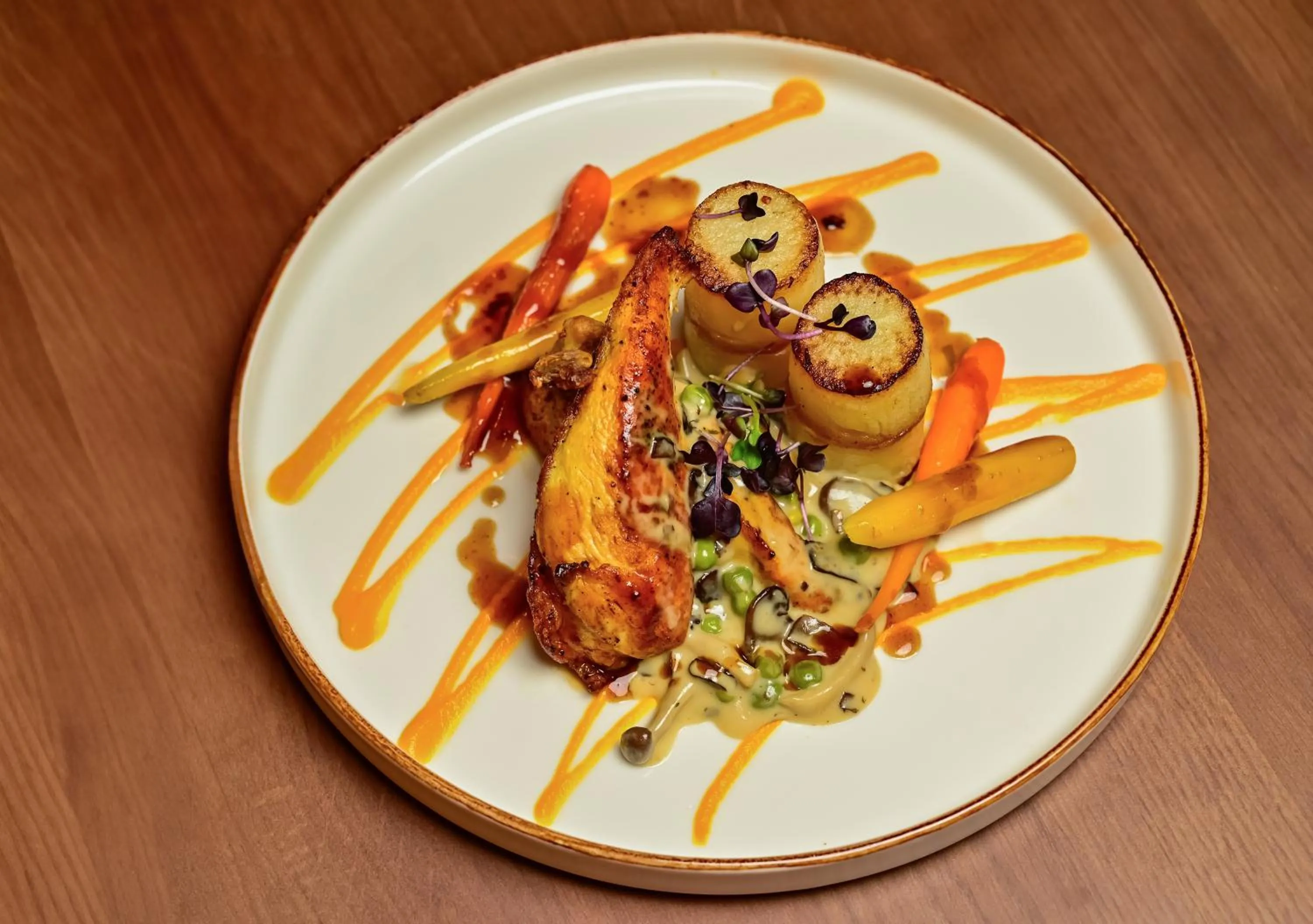 Restaurant/places to eat in ibis Mall Avenue Dubai