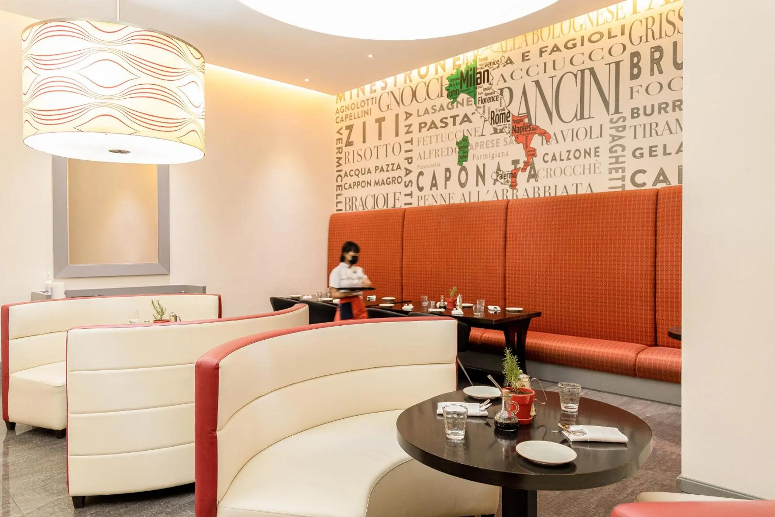 Restaurant/places to eat in ibis Mall Avenue Dubai